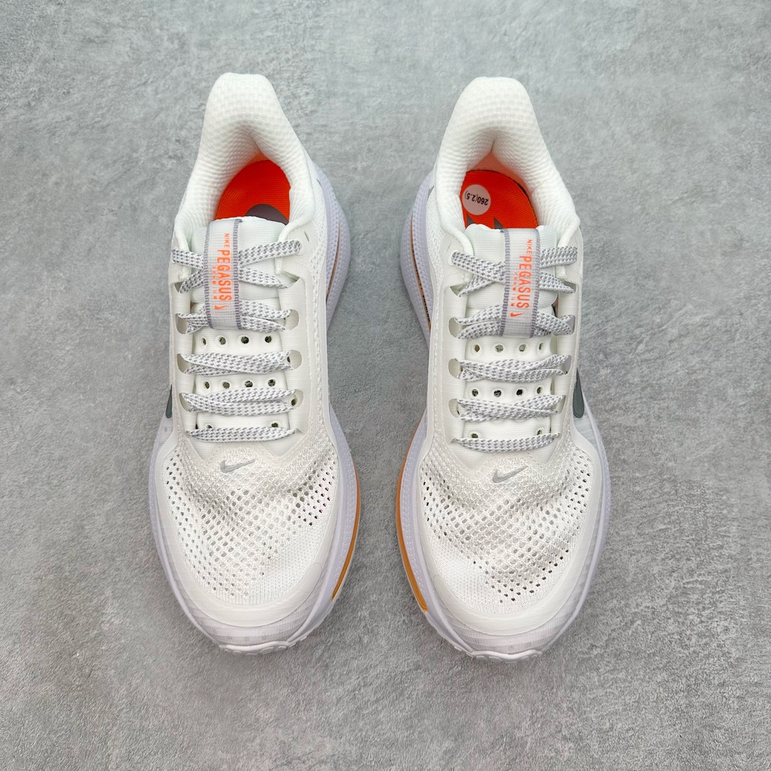 图片[2]-＃特价福利 NK Pegasus Premium 飞马全掌气垫跑步运动鞋 气垫的究极进化 NIKE2025新王炸 • 在特有Air科技加持下，耐克带来全新Pegasus Premium。这款跑鞋在传承耐克飞马（Pegasus）系列标志性的缓震功能的同时，将首次搭载耐克的塑型可视化Air Zoom气垫单元。• 塑型Air Zoom气垫单元贴合脚部的自然轮廓，帮助跑者在从后跟到脚趾的过渡中能够有效传递力量，带来一种前所未有的轻盈、顺畅回馈体验。中底采用ZoomX泡绵，后跟则使用ReactX泡绵，为跑者提供稳定流畅的推进感。• 塑型可视化Air Zoom气垫单元和精心配置的泡绵组合，让Pegasus Premium成为耐克飞马系列中颇具能量回馈的鞋款。• 全新Pegasus Premium不仅展示了耐克势头强劲的创新周期，证明了其特有的Air科技的强大实力，更体现了耐克倾听和服务运动员的能力。尺码：36 37.5 38 39 40 41 42 43 44 45-选品中心