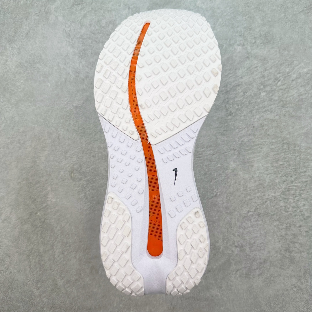 图片[9]-＃特价福利 NK Pegasus Premium 飞马全掌气垫跑步运动鞋 气垫的究极进化 NIKE2025新王炸 • 在特有Air科技加持下，耐克带来全新Pegasus Premium。这款跑鞋在传承耐克飞马（Pegasus）系列标志性的缓震功能的同时，将首次搭载耐克的塑型可视化Air Zoom气垫单元。• 塑型Air Zoom气垫单元贴合脚部的自然轮廓，帮助跑者在从后跟到脚趾的过渡中能够有效传递力量，带来一种前所未有的轻盈、顺畅回馈体验。中底采用ZoomX泡绵，后跟则使用ReactX泡绵，为跑者提供稳定流畅的推进感。• 塑型可视化Air Zoom气垫单元和精心配置的泡绵组合，让Pegasus Premium成为耐克飞马系列中颇具能量回馈的鞋款。• 全新Pegasus Premium不仅展示了耐克势头强劲的创新周期，证明了其特有的Air科技的强大实力，更体现了耐克倾听和服务运动员的能力。尺码：36 37.5 38 39 40 41 42 43 44 45-选品中心