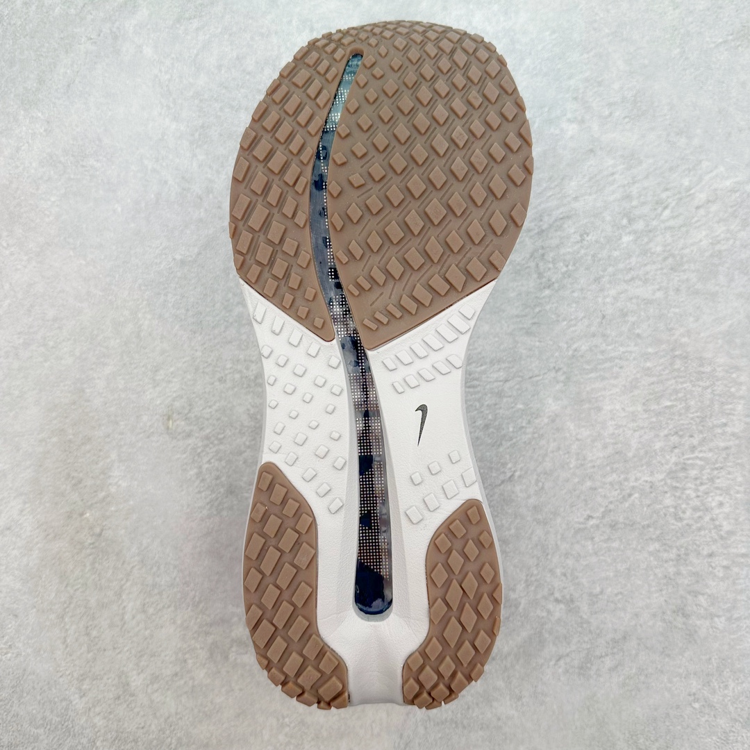 图片[9]-＃特价福利 NK Pegasus Premium 飞马全掌气垫跑步运动鞋 气垫的究极进化 NIKE2025新王炸 • 在特有Air科技加持下，耐克带来全新Pegasus Premium。这款跑鞋在传承耐克飞马（Pegasus）系列标志性的缓震功能的同时，将首次搭载耐克的塑型可视化Air Zoom气垫单元。• 塑型Air Zoom气垫单元贴合脚部的自然轮廓，帮助跑者在从后跟到脚趾的过渡中能够有效传递力量，带来一种前所未有的轻盈、顺畅回馈体验。中底采用ZoomX泡绵，后跟则使用ReactX泡绵，为跑者提供稳定流畅的推进感。• 塑型可视化Air Zoom气垫单元和精心配置的泡绵组合，让Pegasus Premium成为耐克飞马系列中颇具能量回馈的鞋款。• 全新Pegasus Premium不仅展示了耐克势头强劲的创新周期，证明了其特有的Air科技的强大实力，更体现了耐克倾听和服务运动员的能力。尺码：36 37.5 38 39 40 41 42 43 44 45-选品中心