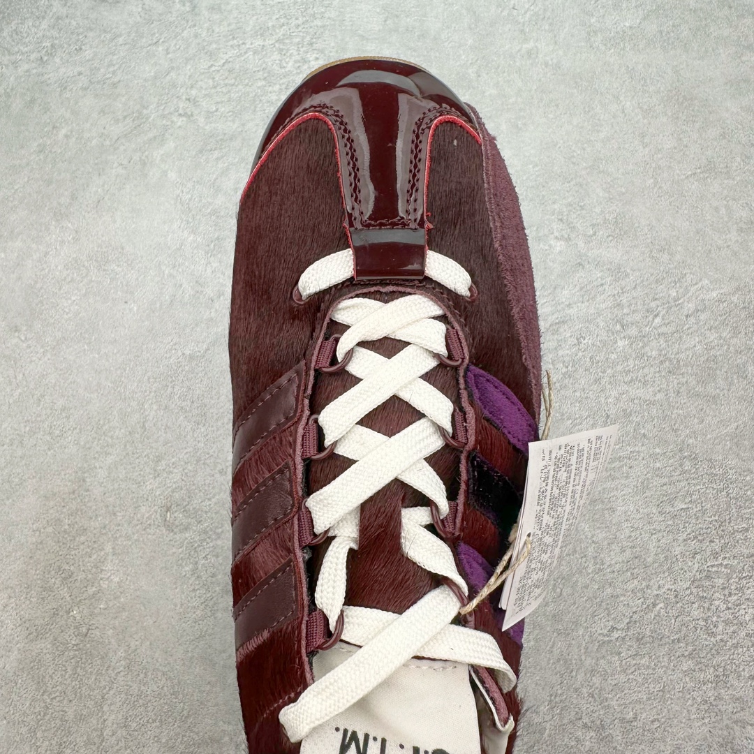 图片[4]-Song for the Mute x AD Originals SFTM-003 联名款复古慢跑鞋 ID3555 Originals与时装品牌Song for the Mute即将迎来第三个合作系列 这个系列主打的也是怀旧的氛围 采用了Country OG这个诞生于上世纪70年代的鞋款 尼龙和绒面革的梦幻拼接 低调而富有质感 呈现SFTM一贯的面料美学 三款不同风格的配色 亮点十足的斑点鞋带 体现怀旧主义和前卫设计无缝交织 鞋款采用了低帮的造型 方便日常穿着 同时对于外底做了处理 皮革材质和尼龙布材质的组合也更具是时代感 尺码：36 36.5 37 38 38.5 39 40 40.5 41 42 42.5 43 44 44.5 45-选品中心