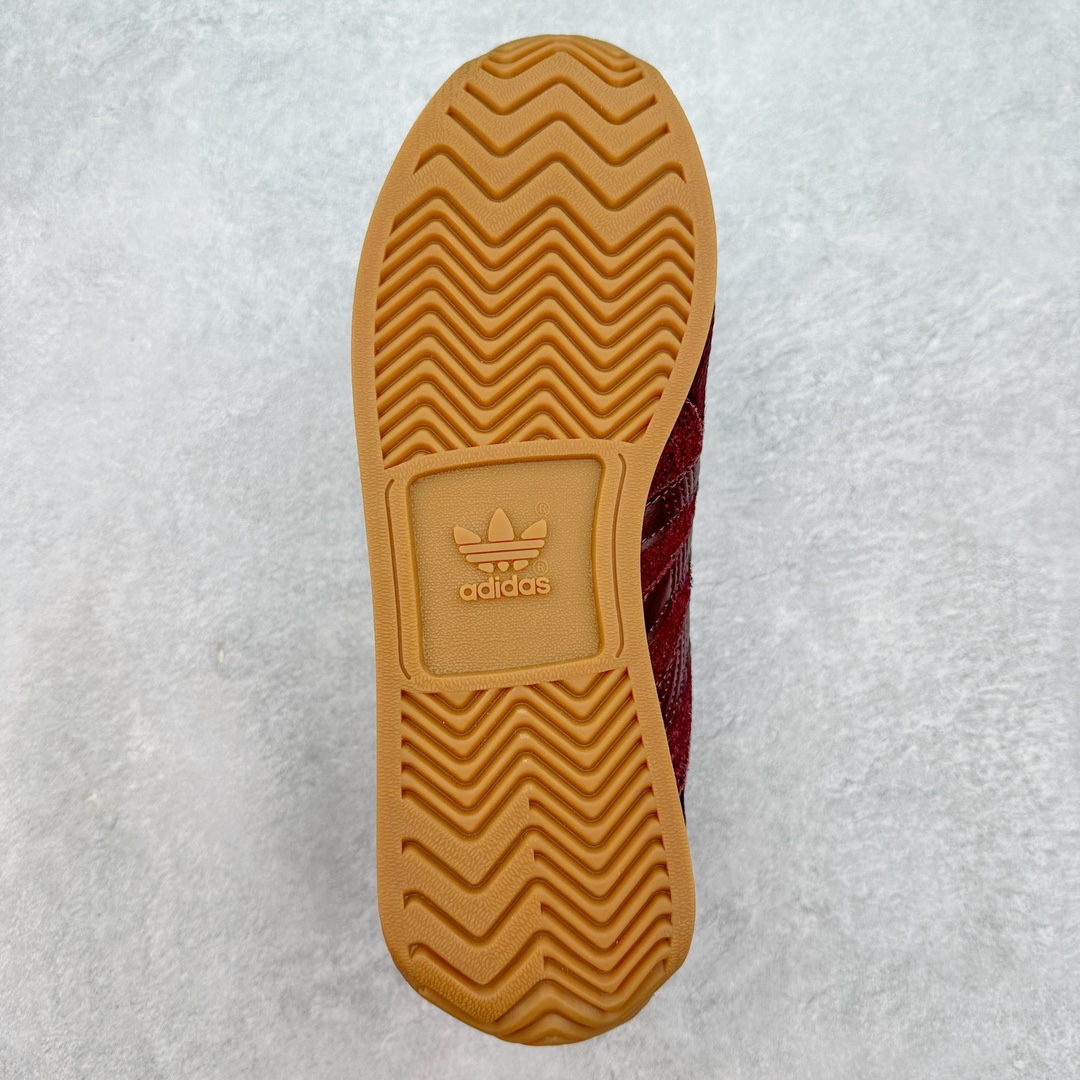 图片[9]-Song for the Mute x AD Originals SFTM-003 联名款复古慢跑鞋 ID3555 Originals与时装品牌Song for the Mute即将迎来第三个合作系列 这个系列主打的也是怀旧的氛围 采用了Country OG这个诞生于上世纪70年代的鞋款 尼龙和绒面革的梦幻拼接 低调而富有质感 呈现SFTM一贯的面料美学 三款不同风格的配色 亮点十足的斑点鞋带 体现怀旧主义和前卫设计无缝交织 鞋款采用了低帮的造型 方便日常穿着 同时对于外底做了处理 皮革材质和尼龙布材质的组合也更具是时代感 尺码：36 36.5 37 38 38.5 39 40 40.5 41 42 42.5 43 44 44.5 45-选品中心