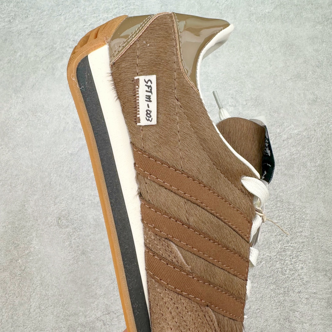 图片[6]-Song for the Mute x AD Originals SFTM-003 联名款复古慢跑鞋 ID3555 Originals与时装品牌Song for the Mute即将迎来第三个合作系列 这个系列主打的也是怀旧的氛围 采用了Country OG这个诞生于上世纪70年代的鞋款 尼龙和绒面革的梦幻拼接 低调而富有质感 呈现SFTM一贯的面料美学 三款不同风格的配色 亮点十足的斑点鞋带 体现怀旧主义和前卫设计无缝交织 鞋款采用了低帮的造型 方便日常穿着 同时对于外底做了处理 皮革材质和尼龙布材质的组合也更具是时代感 尺码：36 36.5 37 38 38.5 39 40 40.5 41 42 42.5 43 44 44.5 45-选品中心