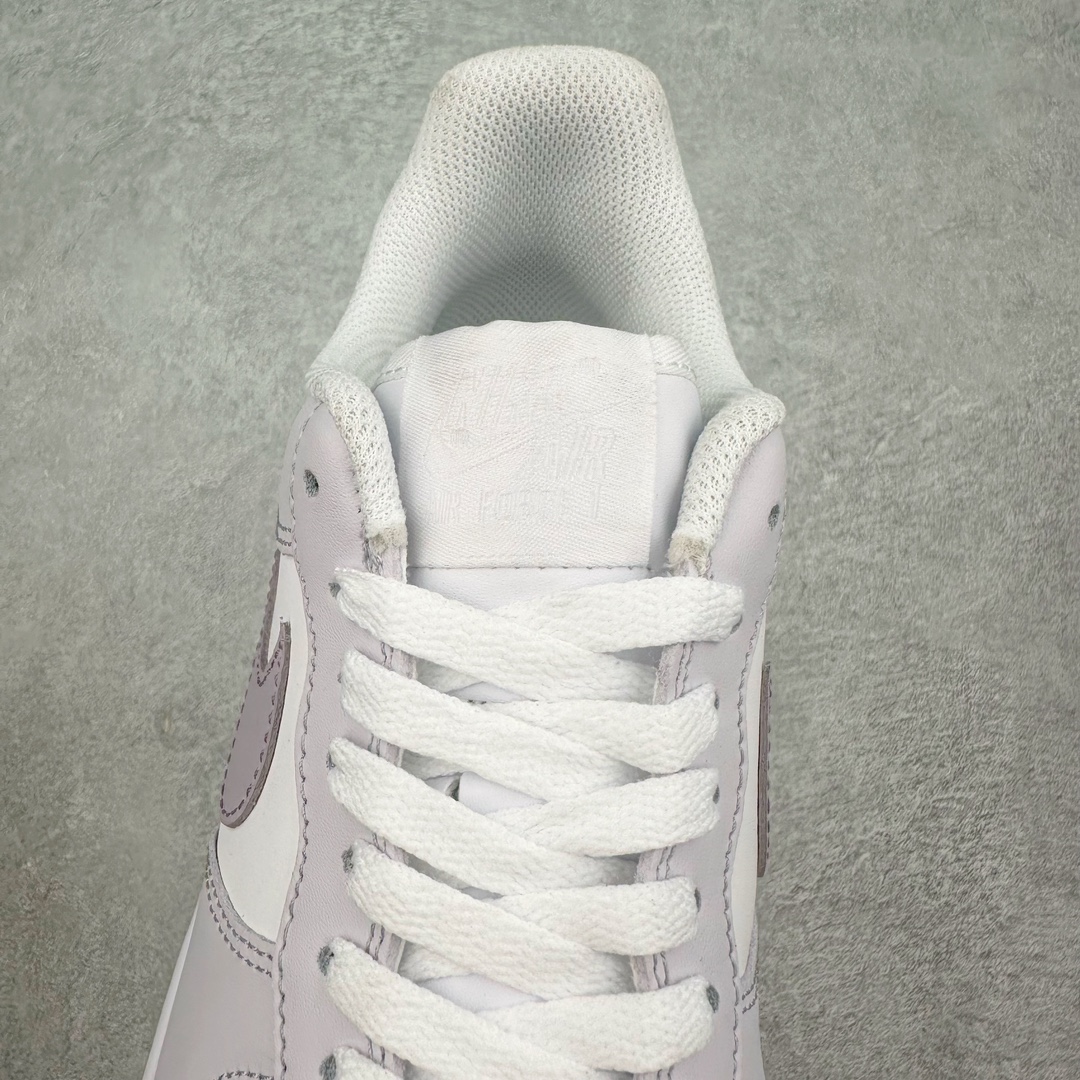 图片[5]-NK Air Force 1´07 Low 空军一号低帮百搭休闲运动板鞋 DY8889-004 柔软、弹性十足的缓震性能和出色的中底设计 横跨复古与现代的外型结合 造就出风靡全球 三十多年的Force 1 直到今天还深受青睐 尺码：36 36.5 37.5 38 38.5 39 40 40.5 41 42 42.5 43 44 44.5 45-选品中心