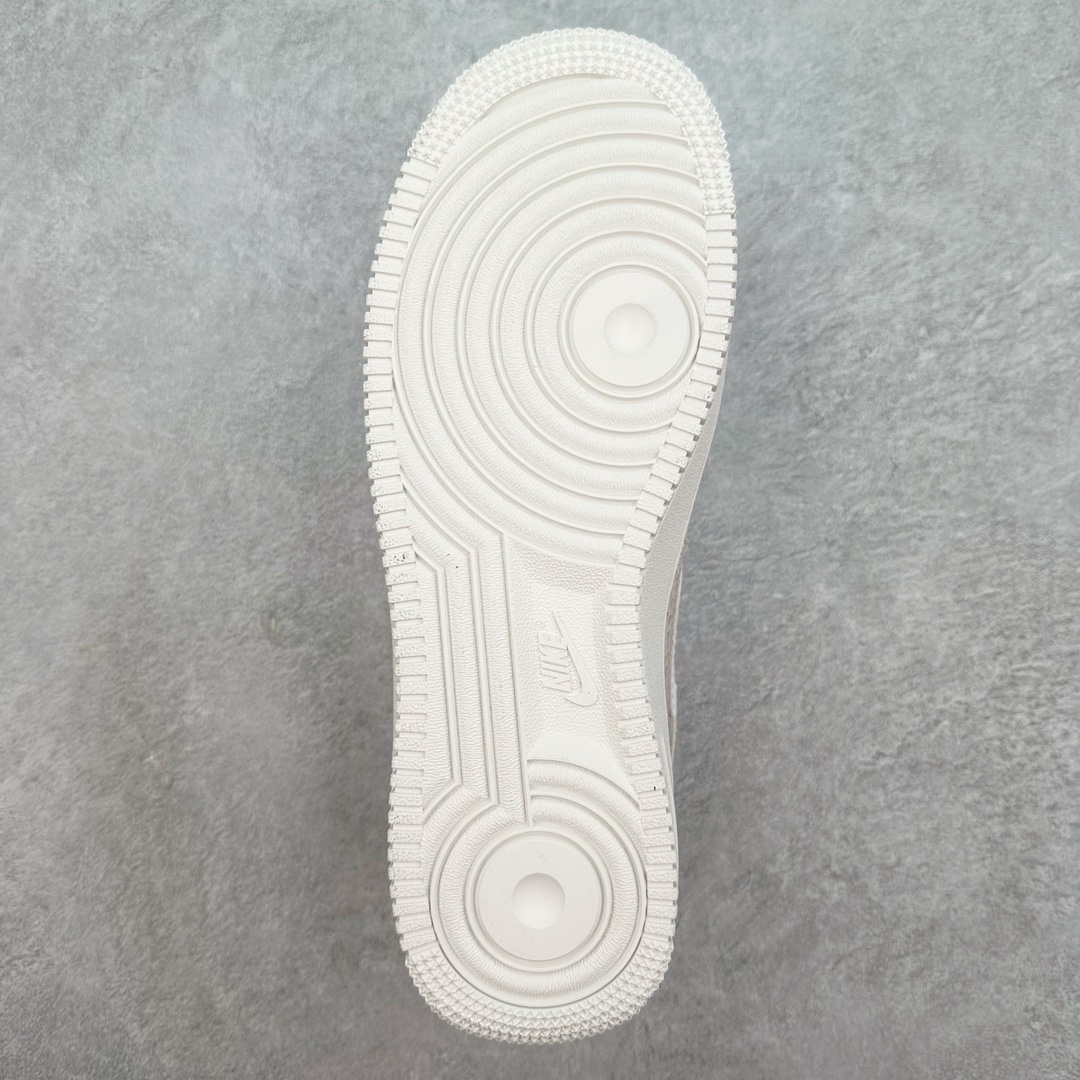 图片[9]-NK Air Force 1´07 Low 空军一号低帮百搭休闲运动板鞋 FV6519-001 柔软、弹性十足的缓震性能和出色的中底设计 横跨复古与现代的外型结合 造就出风靡全球 三十多年的Force 1 直到今天还深受青睐 尺码：36 36.5 37.5 38 38.5 39 40 40.5 41 42 42.5 43 44 44.5 45-选品中心