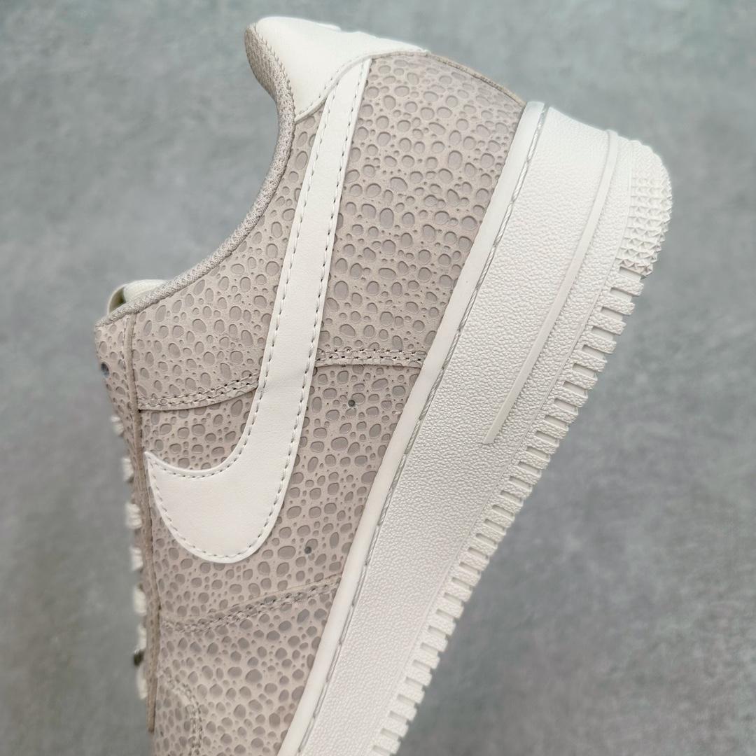 图片[7]-NK Air Force 1´07 Low 空军一号低帮百搭休闲运动板鞋 FV6519-001 柔软、弹性十足的缓震性能和出色的中底设计 横跨复古与现代的外型结合 造就出风靡全球 三十多年的Force 1 直到今天还深受青睐 尺码：36 36.5 37.5 38 38.5 39 40 40.5 41 42 42.5 43 44 44.5 45-选品中心