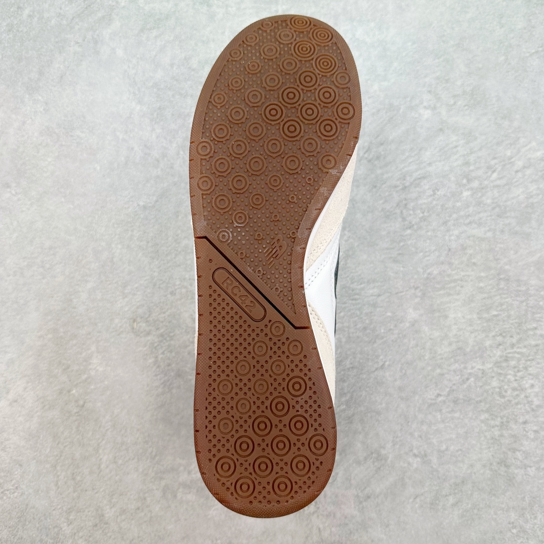 New Balance URC42 New Balance URC42