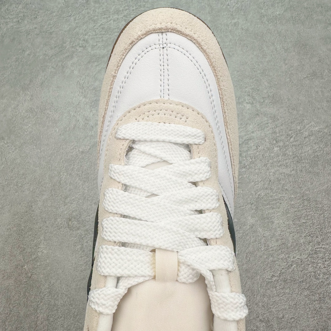 New Balance URC42 New Balance URC42