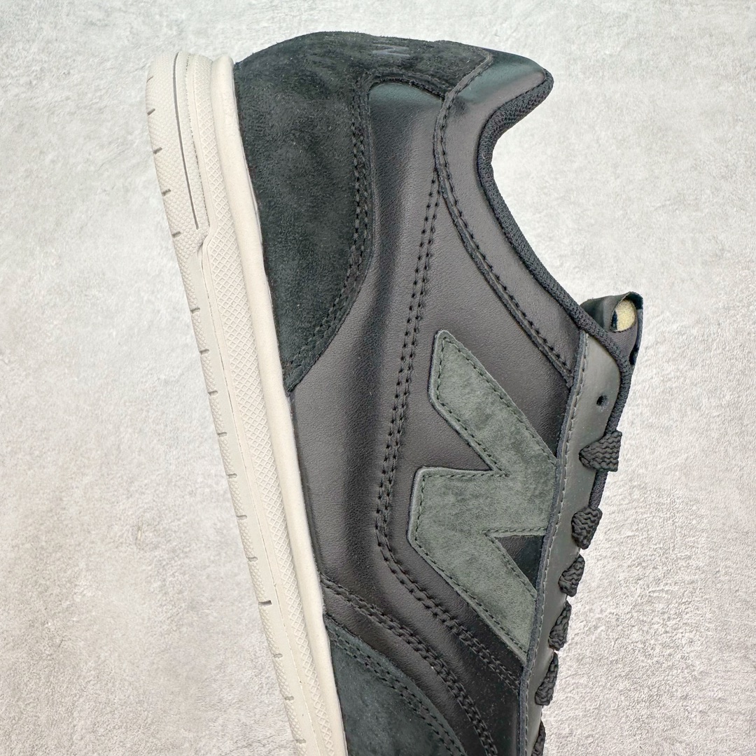New Balance URC42