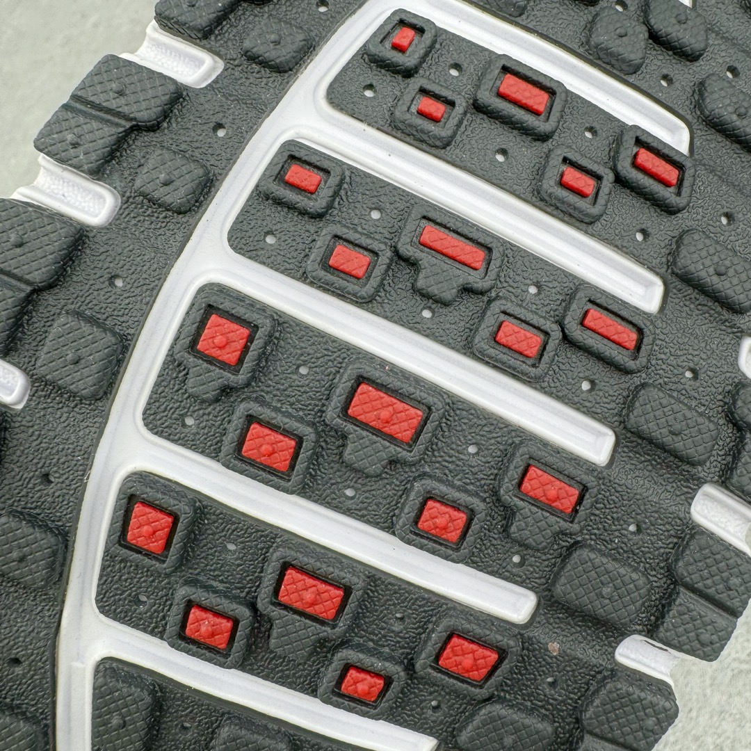 图片[19]-＃CS纯原 NK P-6000 系列低帮复古老爹风休闲运动舒适慢跑鞋 BV1021-101 购入原鞋原装纸板楦头开发 独家私模四层组合大底 市场唯一正确版本 良心定价 新配色陆续出货 进口三文治网面 融合 Pegasus 过往运动鞋设计 助力 21 世纪早期跑步运动跃升时尚新高度 采用透气网眼布、运动风格线条和耐穿覆面 兼具吸睛外观和舒适感受 中底泡绵以田径赛道为灵感 打造厚实设计 缔造出众缓震性能 尺码：36 36.5 37.5 38 38.5 39 40 40.5 41 42 42.5 43 44 44.5 45-选品中心