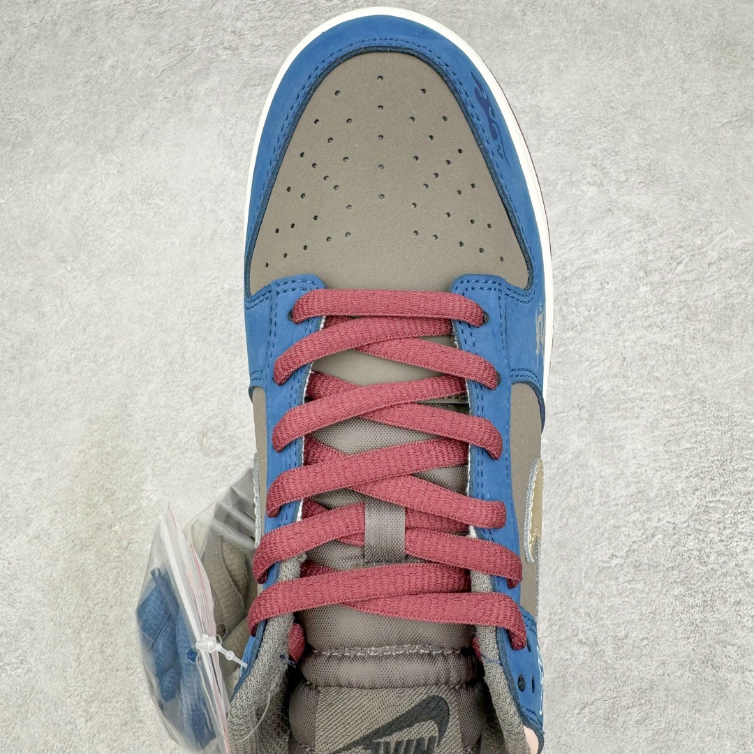 图片[4]-＃Ay纯原 NK Dunk Low NO.205 黑神话悟空 祥云龙纹 游戏主题 解构复古减震耐磨轻便低帮板鞋 男女同款 米蓝黑 FB8895-601 灵感来源以黑神话悟空为主题 蓝黑金的配色搭配 加上金色勾子解构设计 祥云和龙纹图案 简约又百搭 要说最近最为热议的网络话题 非「黑神话：悟空」莫属了 这个里程碑式的国产3A游戏大作 已经完全出圈 而「黑神话：悟空」主题的球鞋 也悄悄然的浮出水面 一直热衷于球鞋概念画创作的创意艺术家 @nobrainer.psd 将他对于「黑神话：悟空」的理解 以球鞋为载体进行了诠释 他选用了游戏中的主角造型为主题 基于NK SB DunkLow 鞋型进行创作 不仅选取了服装色调营造游戏氛围 金色的Swoosh 加上祥云、龙纹的装饰 还真颇有一番滋味 尺码：35.5 36 36.5 37.5 38 38.5 39 40 40.5 41 42 42.5 43 44 44.5 45 46 47.5-选品中心