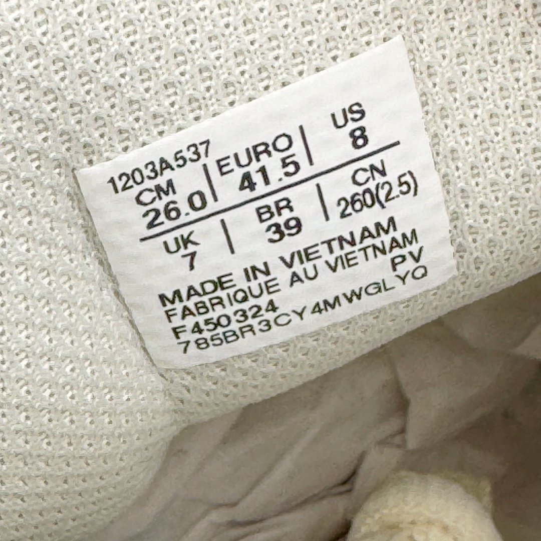 图片[11]-＃HK纯原 ASICS GEL-KAYANO 14 亚瑟士K14系列户外复古潮流百搭织物合成革缓震休闲跑步鞋 原装纸板楦头开发 独家私模五层组合大底 原厂定制缓震硅胶加持 原盒原配 官方四联吊牌 原装Ortholite轻量化鞋垫 设计师 Hidenori Yamashita 以「Flash」一词为灵感 创造出未来感金属色鞋面 改造升级内在性能 由内而外全面革新 为 GEL-KAYANO 家族传承及经典跑鞋文化的延续 创下里程碑式作品 K14跑鞋重新诠释了复古的跑步形状 并以其 2000 年代后期的美学理念重新铺装 银色与蓝色的鞋面极为高档 网面铺陈与鞋面、鞋头多处细节位增添了透气性 鞋后跟部中底上以及多密度耐磨鞋底增加了 GEL 缓震胶 提供高抗冲击性、缓冲性、可保护脚部免受地面冲击的影响 穿着舒适性十足 尺码：35.5 36 37 37.5 38 39 39.5 40.5 41.5 42 42.5 43.5 44 45-选品中心