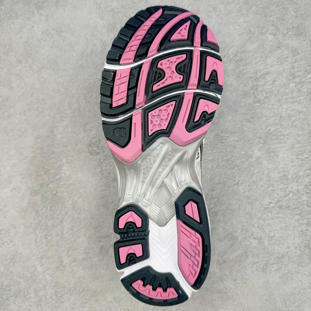 图片[9]-＃HK纯原 ASICS GEL-KAYANO 14 亚瑟士K14系列户外复古潮流百搭织物合成革缓震休闲跑步鞋 原装纸板楦头开发 独家私模五层组合大底 原厂定制缓震硅胶加持 原盒原配 官方四联吊牌 原装Ortholite轻量化鞋垫 设计师 Hidenori Yamashita 以「Flash」一词为灵感 创造出未来感金属色鞋面 改造升级内在性能 由内而外全面革新 为 GEL-KAYANO 家族传承及经典跑鞋文化的延续 创下里程碑式作品 K14跑鞋重新诠释了复古的跑步形状 并以其 2000 年代后期的美学理念重新铺装 银色与蓝色的鞋面极为高档 网面铺陈与鞋面、鞋头多处细节位增添了透气性 鞋后跟部中底上以及多密度耐磨鞋底增加了 GEL 缓震胶 提供高抗冲击性、缓冲性、可保护脚部免受地面冲击的影响 穿着舒适性十足 尺码：35.5 36 37 37.5 38 39 39.5 40.5 41.5 42 42.5 43.5 44 45-选品中心