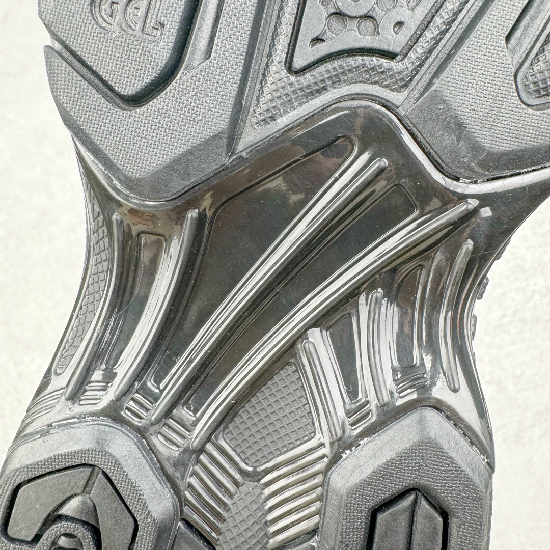 图片[20]-＃HK纯原 ASICS GEL-KAYANO 14 亚瑟士K14系列户外复古潮流百搭织物合成革缓震休闲跑步鞋 原装纸板楦头开发 独家私模五层组合大底 原厂定制缓震硅胶加持 原盒原配 官方四联吊牌 原装Ortholite轻量化鞋垫 设计师 Hidenori Yamashita 以「Flash」一词为灵感 创造出未来感金属色鞋面 改造升级内在性能 由内而外全面革新 为 GEL-KAYANO 家族传承及经典跑鞋文化的延续 创下里程碑式作品 K14跑鞋重新诠释了复古的跑步形状 并以其 2000 年代后期的美学理念重新铺装 银色与蓝色的鞋面极为高档 网面铺陈与鞋面、鞋头多处细节位增添了透气性 鞋后跟部中底上以及多密度耐磨鞋底增加了 GEL 缓震胶 提供高抗冲击性、缓冲性、可保护脚部免受地面冲击的影响 穿着舒适性十足 尺码：35.5 36 37 37.5 38 39 39.5 40.5 41.5 42 42.5 43.5 44 45-选品中心