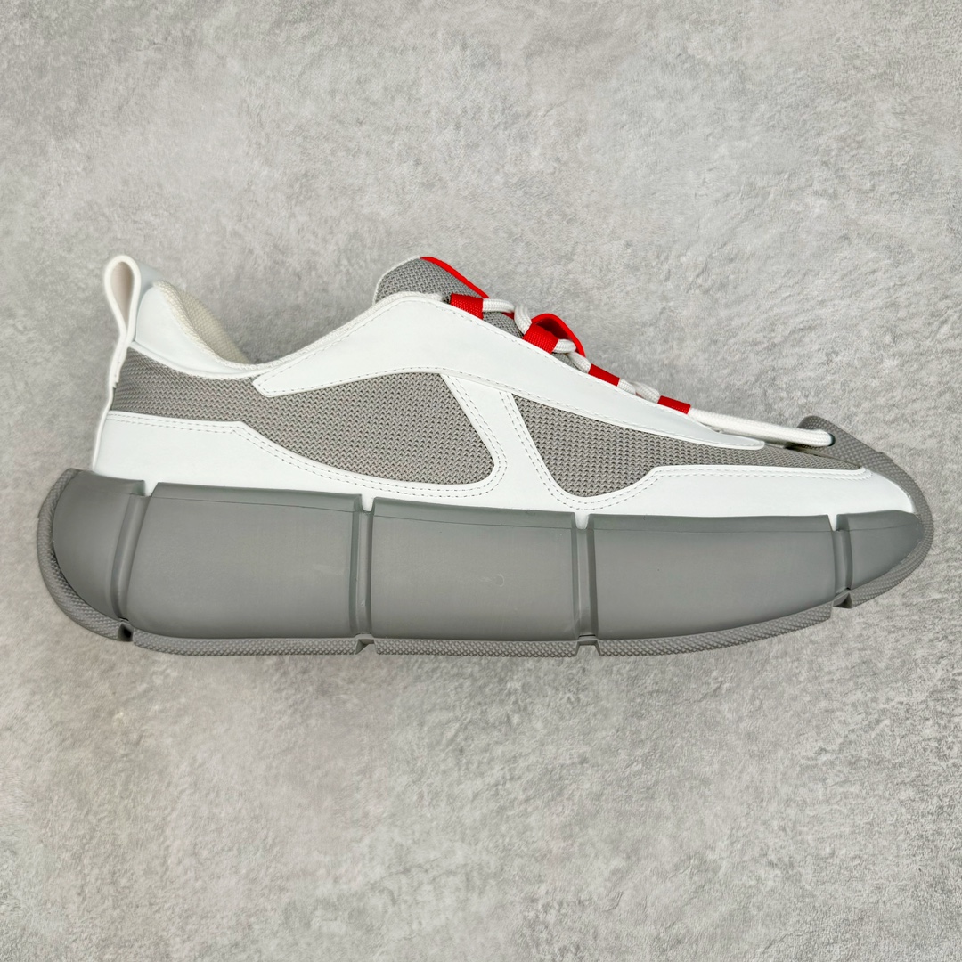 Prada Systeme 普拉达亮面皮革休闲时尚生活运动鞋 以现代手法重塑经典风格隐藏式鞋带造就简洁外观全手工缝制体现品牌匠人精神轻便的鞋底充满运动感 尺码:35 36 37 38 39 40 41 42 43 44 45-选品中心