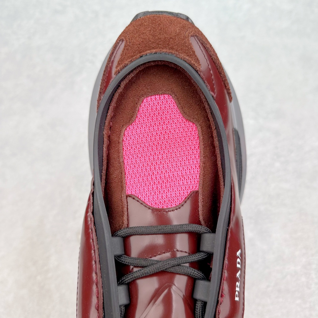 图片[4]-Prada Systeme 普拉达亮面皮革休闲时尚生活运动鞋 以现代手法重塑经典风格隐藏式鞋带造就简洁外观全手工缝制体现品牌匠人精神轻便的鞋底充满运动感 尺码：35 36 37 38 39 40 41 42 43 44 45-选品中心