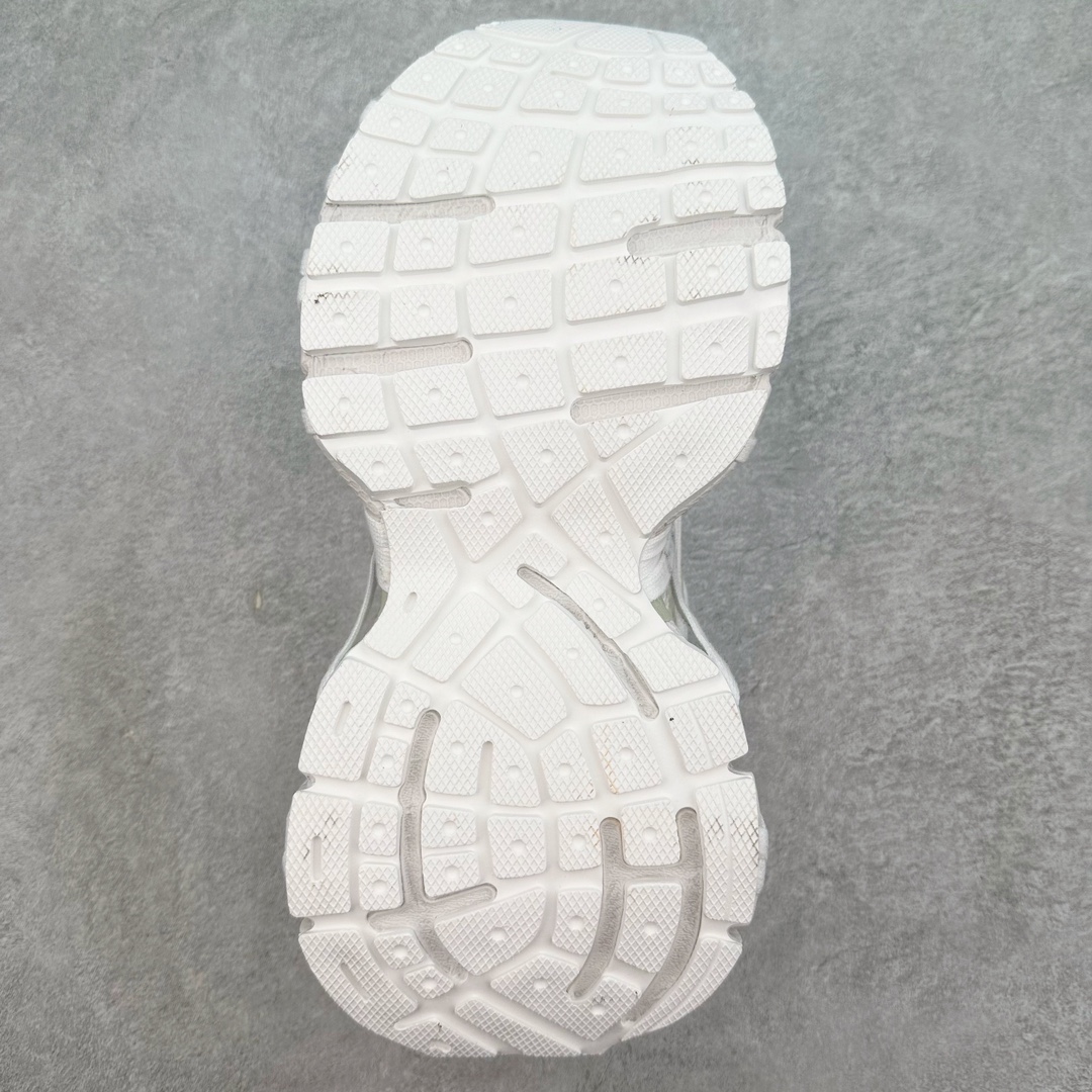 图片[9]-BALENCIAGA 3XL Sneakers 巴黎世家十代网布系带低帮走秀复古老爹鞋 配套套现全码福利开炸 长期补货价格一步到位 市场中端王者 欢迎对比 实力大厂成熟流水线出品 品控完美 免检产品 新配色陆续开发 全套原纸板楦头开发 完美版型 鞋头边缘和后帮徽标 鞋面和后跟凸印尺码 鞋舌 3XL 橡胶品牌标识和反光细节 鞋帮拉袢和鞋舌拉祥 配反光细节 备用鞋带在鞋履前侧 可在穿着前取下 便于不同造型搭配 注意运费超重 偏大一码 尺码：35 36 37 38 39 40 41 42 43 44 45 46-选品中心