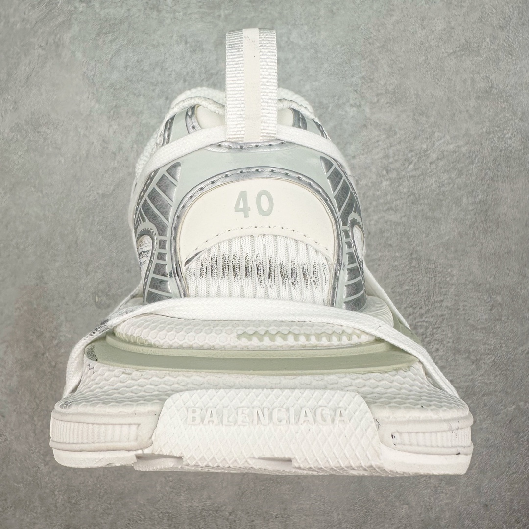 图片[8]-BALENCIAGA 3XL Sneakers 巴黎世家十代网布系带低帮走秀复古老爹鞋 配套套现全码福利开炸 长期补货价格一步到位 市场中端王者 欢迎对比 实力大厂成熟流水线出品 品控完美 免检产品 新配色陆续开发 全套原纸板楦头开发 完美版型 鞋头边缘和后帮徽标 鞋面和后跟凸印尺码 鞋舌 3XL 橡胶品牌标识和反光细节 鞋帮拉袢和鞋舌拉祥 配反光细节 备用鞋带在鞋履前侧 可在穿着前取下 便于不同造型搭配 注意运费超重 偏大一码 尺码：35 36 37 38 39 40 41 42 43 44 45 46-选品中心