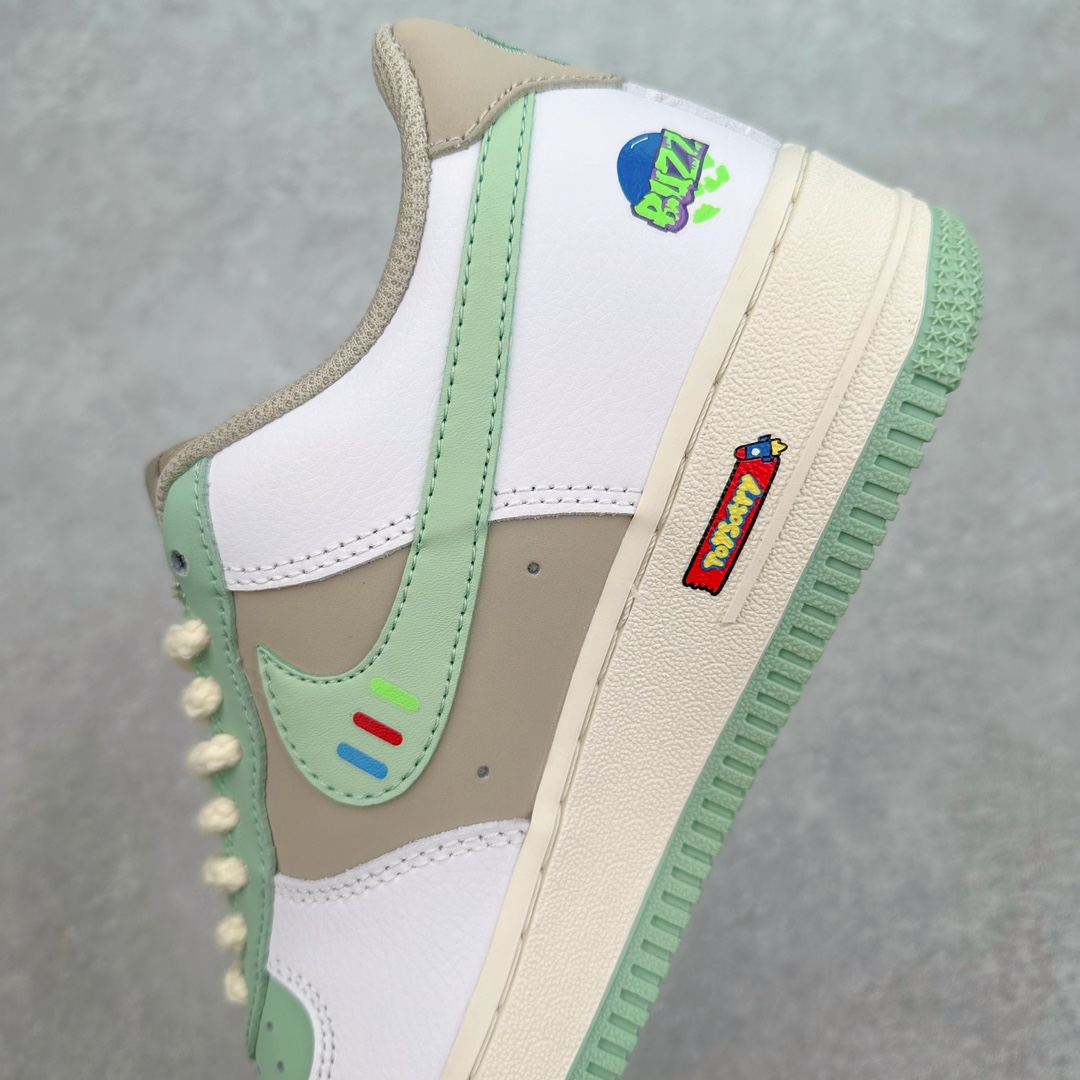 图片[7]-NK Air Force 1´07 Low 空军一号低帮百搭休闲运动板鞋 CJ0304-110 柔软、弹性十足的缓震性能和出色的中底设计 横跨复古与现代的外型结合 造就出风靡全球 三十多年的Force 1 直到今天还深受青睐 尺码：36 36.5 37.5 38 38.5 39 40 40.5 41 42 42.5 43 44 44.5 45-选品中心