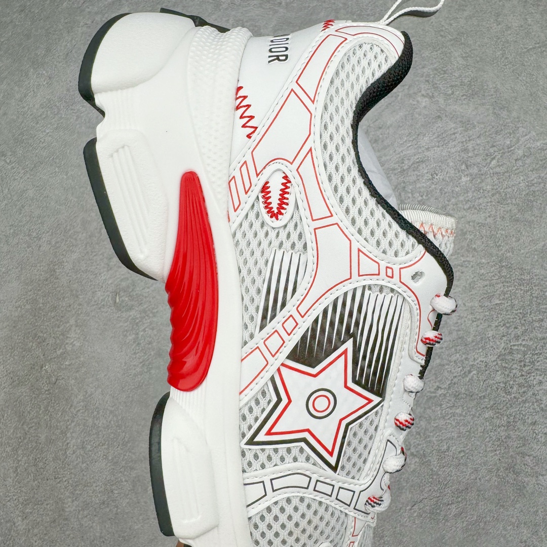 图片[6]-＃纯原 DIOR Chrono 迪奥圆头系带 运动跑鞋 生活休闲鞋 24ss本季最新单品 彰显经典设计全新休闲运动鞋 以牛皮革和网眼织物制作 轻盈透气 侧边的CD字母非常有ior辩识度 运动风设计融合流苏细节也增添了一丝优雅气质 原版网面+牛皮拼接 TPU轻便大底 全套原版包装 尺码 35 36 37 38 39 40 41 42 43 44 45-选品中心