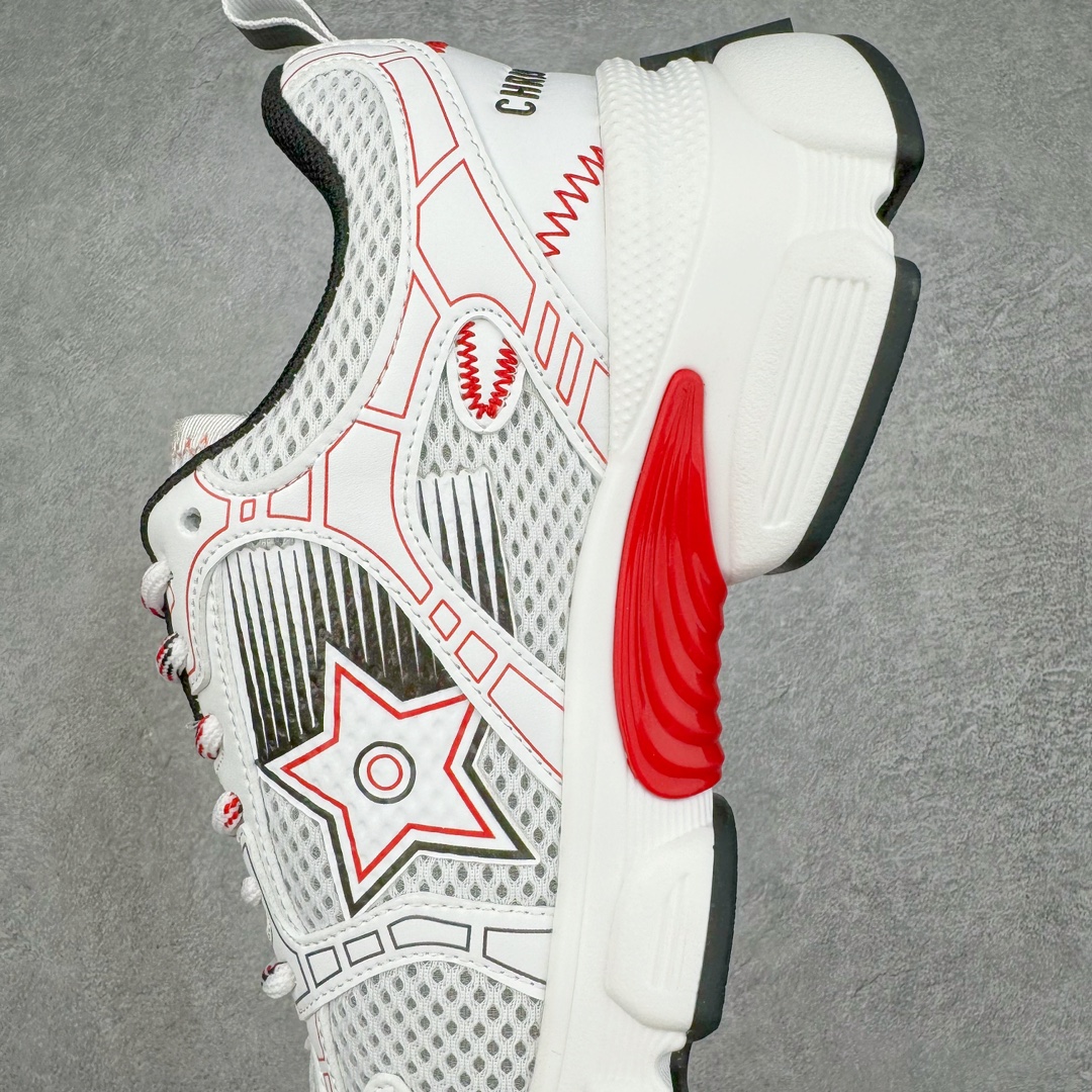 图片[7]-＃纯原 DIOR Chrono 迪奥圆头系带 运动跑鞋 生活休闲鞋 24ss本季最新单品 彰显经典设计全新休闲运动鞋 以牛皮革和网眼织物制作 轻盈透气 侧边的CD字母非常有ior辩识度 运动风设计融合流苏细节也增添了一丝优雅气质 原版网面+牛皮拼接 TPU轻便大底 全套原版包装 尺码 35 36 37 38 39 40 41 42 43 44 45-选品中心