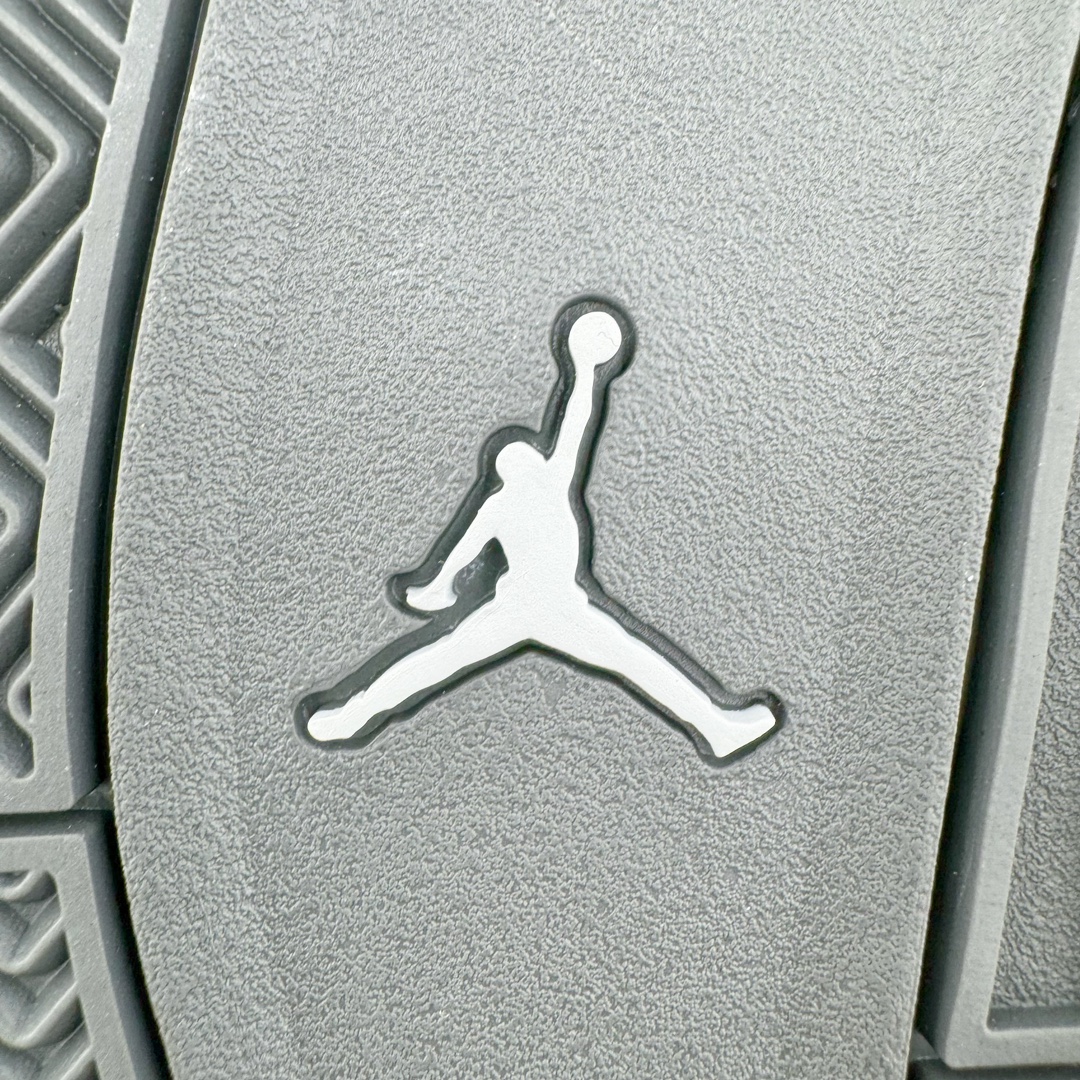 图片[18]-＃DT/R1纯原 Air Jordan AJ4 SE “Paris Olympics” 巴黎奥运会灰黑 FQ7928-001 原鞋开发原楦原纸板同源开发 完美呈现乔4的版型 内侧正确双色网格 还原细节 原厂皮料 正确气垫颜色 正确网格工艺 正确拉帮工艺 全鞋原装材料制作 原档案原模具打造 支持全方位与正品对比 尺码：40 40.5 41 42 42.5 43 44 44.5 45 46 47.5 48.5-选品中心