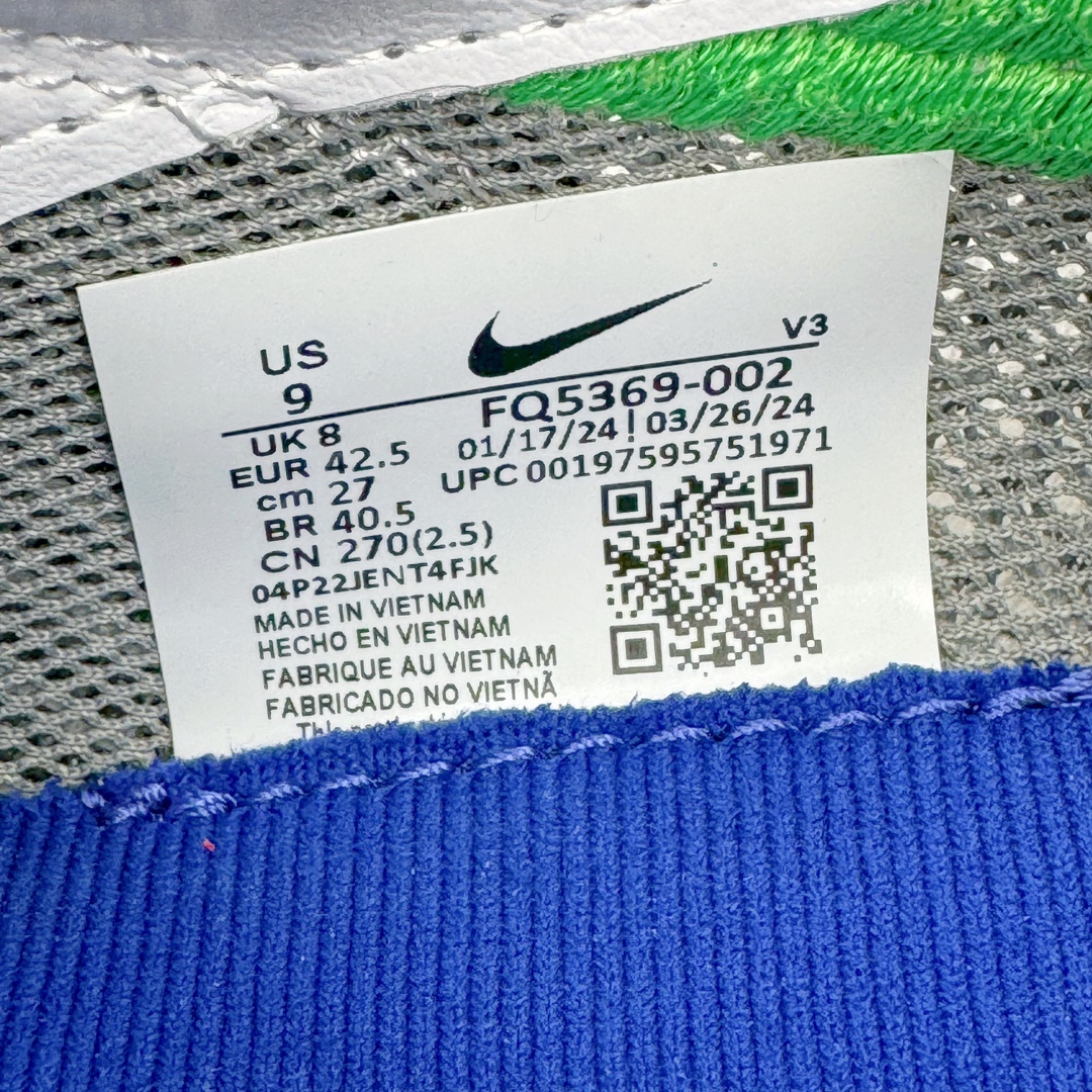 图片[12]-＃KZ纯原 Stussy x NK Roshe Run LD-1000 舒适百搭防滑耐磨低帮休闲跑步鞋男女同款 斯图西联名灰绿色 FQ5369-002 以其中白蓝色款式为例 设计师将白色作为底色 使用蓝色点缀两侧 NK Swoosh 提升视觉层次感的同时还进一步丰富色彩体系 材质方面更是尽显复古气质 全鞋采用大面积网眼面料设计 再在鞋头位置搭配上一大块绒面革 塑造出出色质感以及良好的透气性能 细节上 最醒目的便是两侧精致的Swoosh 点明品牌身份 此外鞋舌上出现的 Stussy 手绘涂鸦字体同样格外亮眼 不仅如此 鞋款后跟上还有 Stussy 字样 Logo 再次点题 彰显出该鞋款特有的联名属性 尺码：36 36.5 37.5 38 38.5 39 40 40.5 41 42 42.5 43 44 44.5 45 46-选品中心