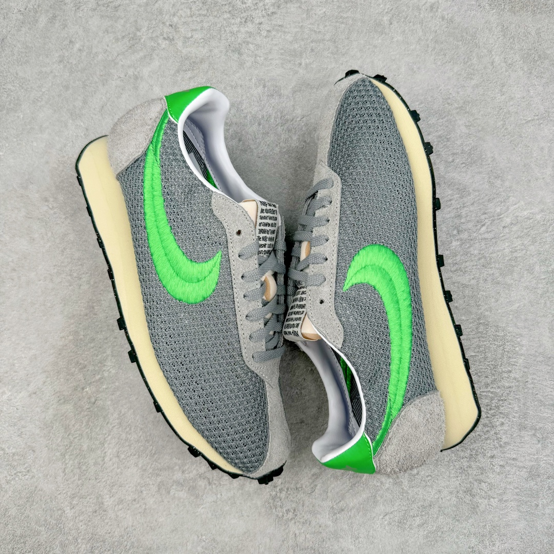 图片[3]-＃KZ纯原 Stussy x NK Roshe Run LD-1000 舒适百搭防滑耐磨低帮休闲跑步鞋男女同款 斯图西联名灰绿色 FQ5369-002 以其中白蓝色款式为例 设计师将白色作为底色 使用蓝色点缀两侧 NK Swoosh 提升视觉层次感的同时还进一步丰富色彩体系 材质方面更是尽显复古气质 全鞋采用大面积网眼面料设计 再在鞋头位置搭配上一大块绒面革 塑造出出色质感以及良好的透气性能 细节上 最醒目的便是两侧精致的Swoosh 点明品牌身份 此外鞋舌上出现的 Stussy 手绘涂鸦字体同样格外亮眼 不仅如此 鞋款后跟上还有 Stussy 字样 Logo 再次点题 彰显出该鞋款特有的联名属性 尺码：36 36.5 37.5 38 38.5 39 40 40.5 41 42 42.5 43 44 44.5 45 46-选品中心