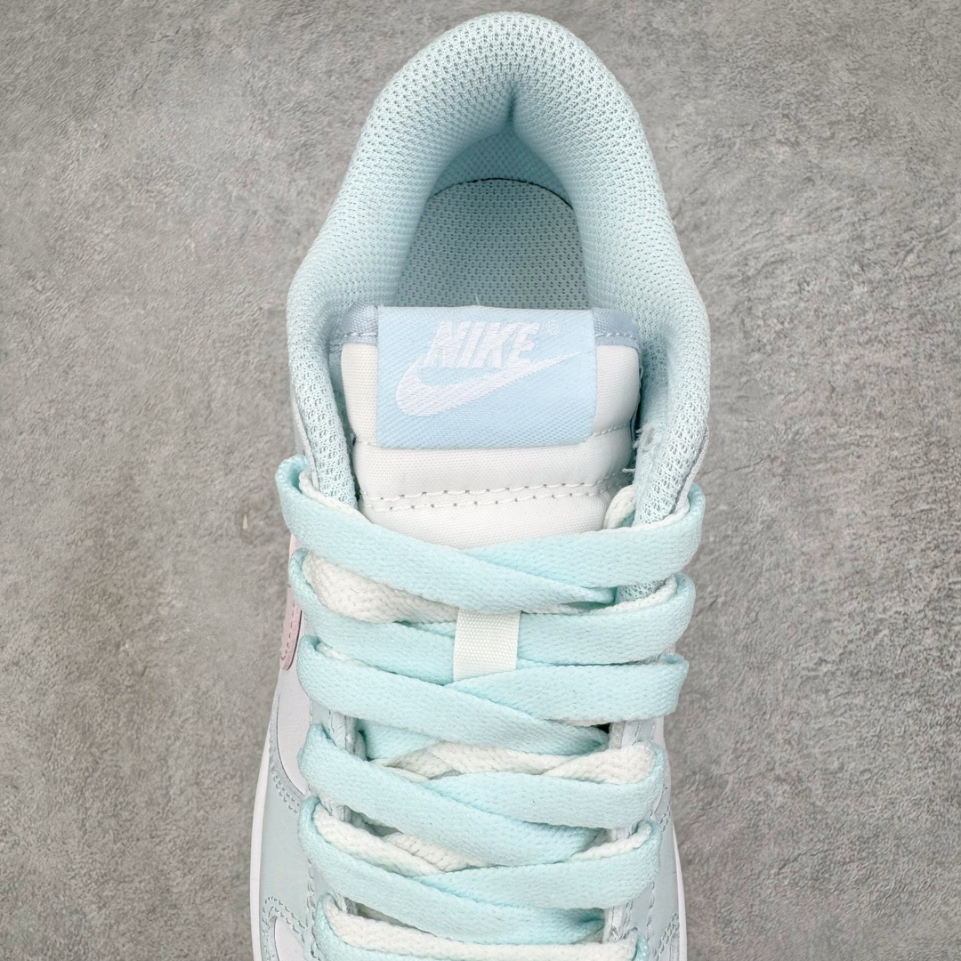 图片[5]-＃YC纯原 NK Dunk Low 冰川之语 FB9109-105 定制系列天花板 无原鞋不开发 全系列得物原鞋一比一校对开发 配色持续更新中 终端对接 优势输出 全套原厂楦头原纸板数据档案倾力打造 原汁原味莞产 极致还原 圈内最强针车工艺 高端零售指定版 广东原厂配套原盒原标 鞋盒分三个尺码段 原厂冲刀 超高清洁度 全鞋零毛边皮料切割 采用原厂百宏鞋带以及原厂百宏织唛舌标 内标可供原厂几率过验 进口原装条纹中底布 四线拉帮白色点胶 原厂拉帮手法遵循公司 原厂电绣 极致还原 尺码：35.5 36 36.5 37.5 38 38.5 39 40-选品中心