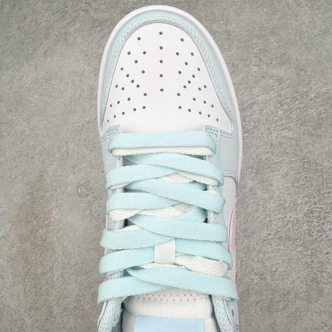 图片[4]-＃YC纯原 NK Dunk Low 冰川之语 FB9109-105 定制系列天花板 无原鞋不开发 全系列得物原鞋一比一校对开发 配色持续更新中 终端对接 优势输出 全套原厂楦头原纸板数据档案倾力打造 原汁原味莞产 极致还原 圈内最强针车工艺 高端零售指定版 广东原厂配套原盒原标 鞋盒分三个尺码段 原厂冲刀 超高清洁度 全鞋零毛边皮料切割 采用原厂百宏鞋带以及原厂百宏织唛舌标 内标可供原厂几率过验 进口原装条纹中底布 四线拉帮白色点胶 原厂拉帮手法遵循公司 原厂电绣 极致还原 尺码：35.5 36 36.5 37.5 38 38.5 39 40-选品中心