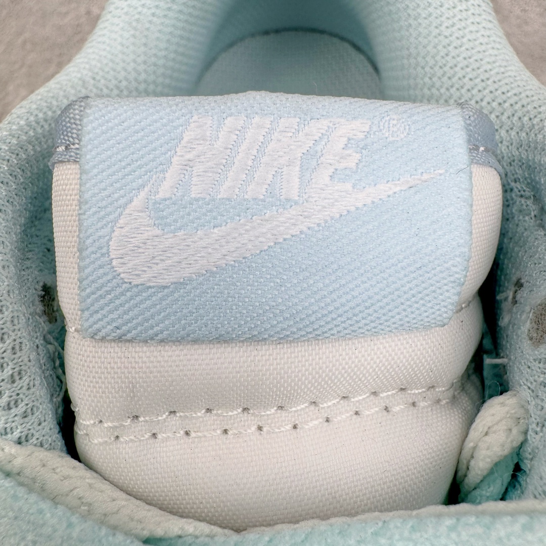 图片[13]-＃YC纯原 NK Dunk Low 冰川之语 FB9109-105 定制系列天花板 无原鞋不开发 全系列得物原鞋一比一校对开发 配色持续更新中 终端对接 优势输出 全套原厂楦头原纸板数据档案倾力打造 原汁原味莞产 极致还原 圈内最强针车工艺 高端零售指定版 广东原厂配套原盒原标 鞋盒分三个尺码段 原厂冲刀 超高清洁度 全鞋零毛边皮料切割 采用原厂百宏鞋带以及原厂百宏织唛舌标 内标可供原厂几率过验 进口原装条纹中底布 四线拉帮白色点胶 原厂拉帮手法遵循公司 原厂电绣 极致还原 尺码：35.5 36 36.5 37.5 38 38.5 39 40-选品中心