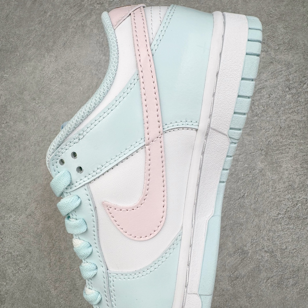 图片[7]-＃YC纯原 NK Dunk Low 冰川之语 FB9109-105 定制系列天花板 无原鞋不开发 全系列得物原鞋一比一校对开发 配色持续更新中 终端对接 优势输出 全套原厂楦头原纸板数据档案倾力打造 原汁原味莞产 极致还原 圈内最强针车工艺 高端零售指定版 广东原厂配套原盒原标 鞋盒分三个尺码段 原厂冲刀 超高清洁度 全鞋零毛边皮料切割 采用原厂百宏鞋带以及原厂百宏织唛舌标 内标可供原厂几率过验 进口原装条纹中底布 四线拉帮白色点胶 原厂拉帮手法遵循公司 原厂电绣 极致还原 尺码：35.5 36 36.5 37.5 38 38.5 39 40-选品中心