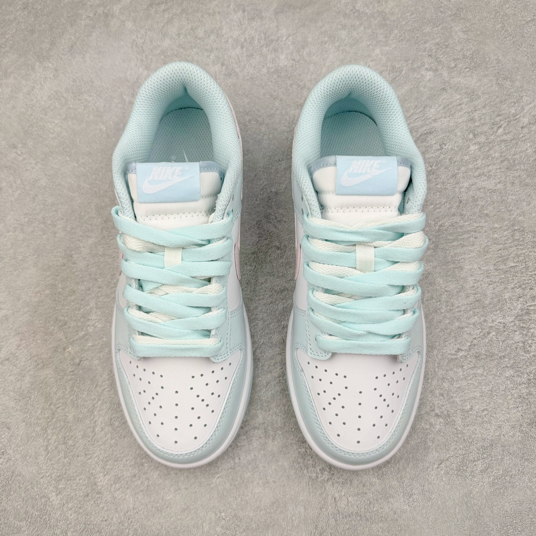 图片[2]-＃YC纯原 NK Dunk Low 冰川之语 FB9109-105 定制系列天花板 无原鞋不开发 全系列得物原鞋一比一校对开发 配色持续更新中 终端对接 优势输出 全套原厂楦头原纸板数据档案倾力打造 原汁原味莞产 极致还原 圈内最强针车工艺 高端零售指定版 广东原厂配套原盒原标 鞋盒分三个尺码段 原厂冲刀 超高清洁度 全鞋零毛边皮料切割 采用原厂百宏鞋带以及原厂百宏织唛舌标 内标可供原厂几率过验 进口原装条纹中底布 四线拉帮白色点胶 原厂拉帮手法遵循公司 原厂电绣 极致还原 尺码：35.5 36 36.5 37.5 38 38.5 39 40-选品中心