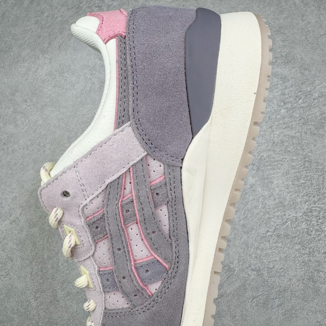 图片[7]-END x Asics Gel-Lyte III OG\\\”Pearl\\\”亚瑟士3代系列低帮经典复古休闲运动跑步鞋“联名深灰浅灰粉”1191A356-500 亚瑟士知名鞋款GEL-LYTE III似乎有着过不完的30 岁生日。除了元祖配色复刻外，也推出了许多特殊配色，这次品牌与英国名店END联名，推出了END. x ASICS GEL-LYTE III \’Pearl \’，继续庆祝GEL-Lyte III 的30周年。本次联名双方以“珍珠”为主题，以米白色以及不同深浅的紫色搭配，材质上融合了皮革以及麂皮，呈现出多元的层次感。较特别的是，END. x ASICS GEL-LYTE III‘Pearl’带些花色，并且使用了圆形的鞋带，与过去GEL-Lyte III多数搭配宽扁鞋带有所区别。尺码：36 37 37.5 38 39 39.5 40 40.5 41.5 42 42.5 43.5 44 45-选品中心
