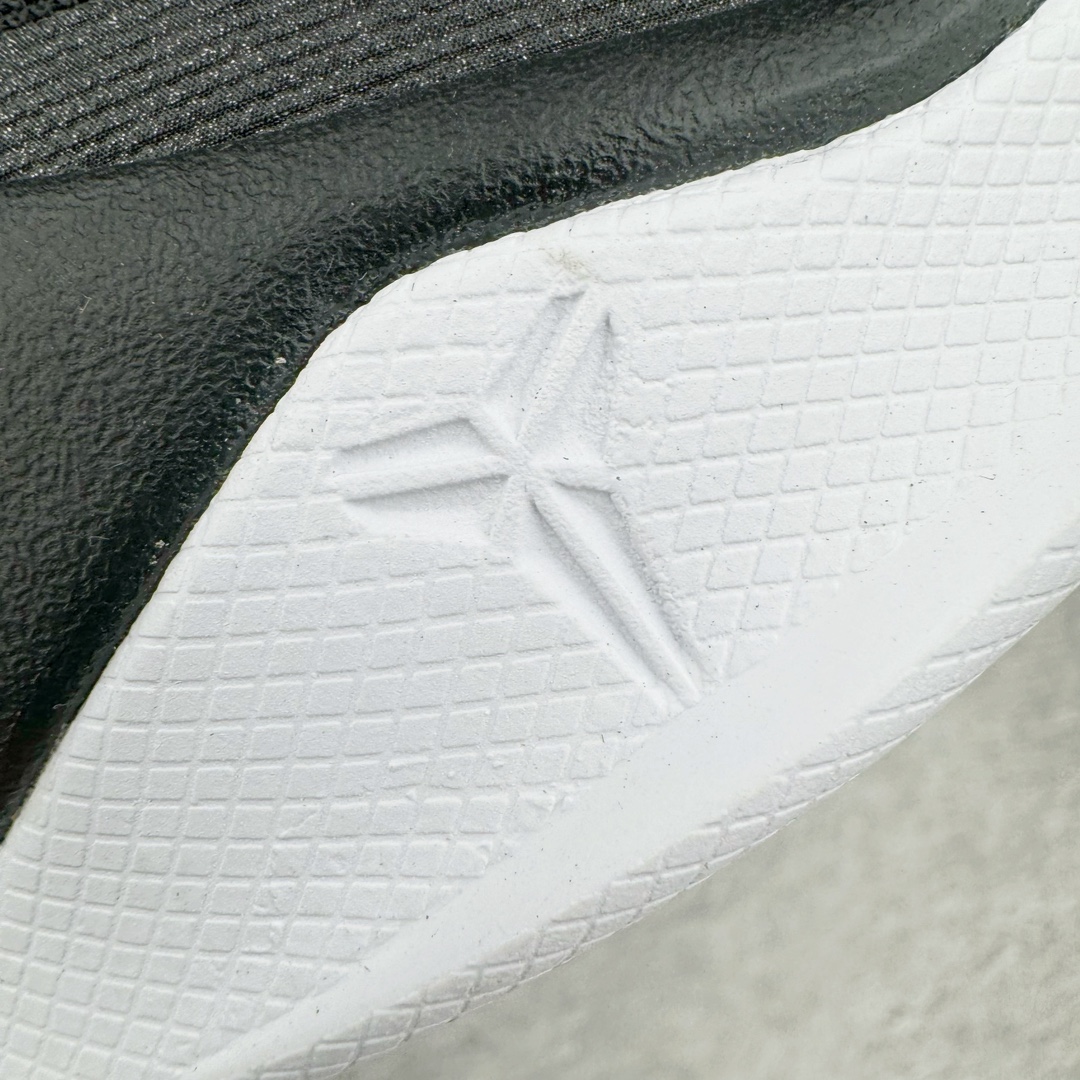 图片[17]-＃灭世海外版 NK Zoom Kobe 8 Protro 黑紫黄 HF9550-001 纯原海外版气垫品质吊打各路纯原 气压➕耐久双重保障 前掌ZOOM TURBO➕后掌马蹄Zoom 后掌澎湃脚感无出其右 全套冲刀改版 鞋型还原度95% 宽脚选手必入货品 鞋头2.5mm上翘空间 不挤脚 完美释放脚趾活动空间 正码正拍 脚型适配性 市场最强没有之一 鞋面工艺全新升级 100%对标正品 原厂聚氨酯蛇鳞 珠光密度同步正品 Swoosh喷漆工艺 还原度接近100% 全新后跟TPU模具 正确S型弧度 区分市场纯原（市场纯原采用公版模具 后跟TPU几乎无弧度）国产天花板橡胶配方 抓地力爆炸 海外口碑炸裂 鞋舌LOGO正确内嵌压印 原厂碳板 正确原盒 厚积薄发 王者归来 拒绝杀猪 拒绝套路 灭世纯原海外版科比系列 致力打造实战第一标杆 尺码：39-47.5 全新模具 正码正拍-选品中心