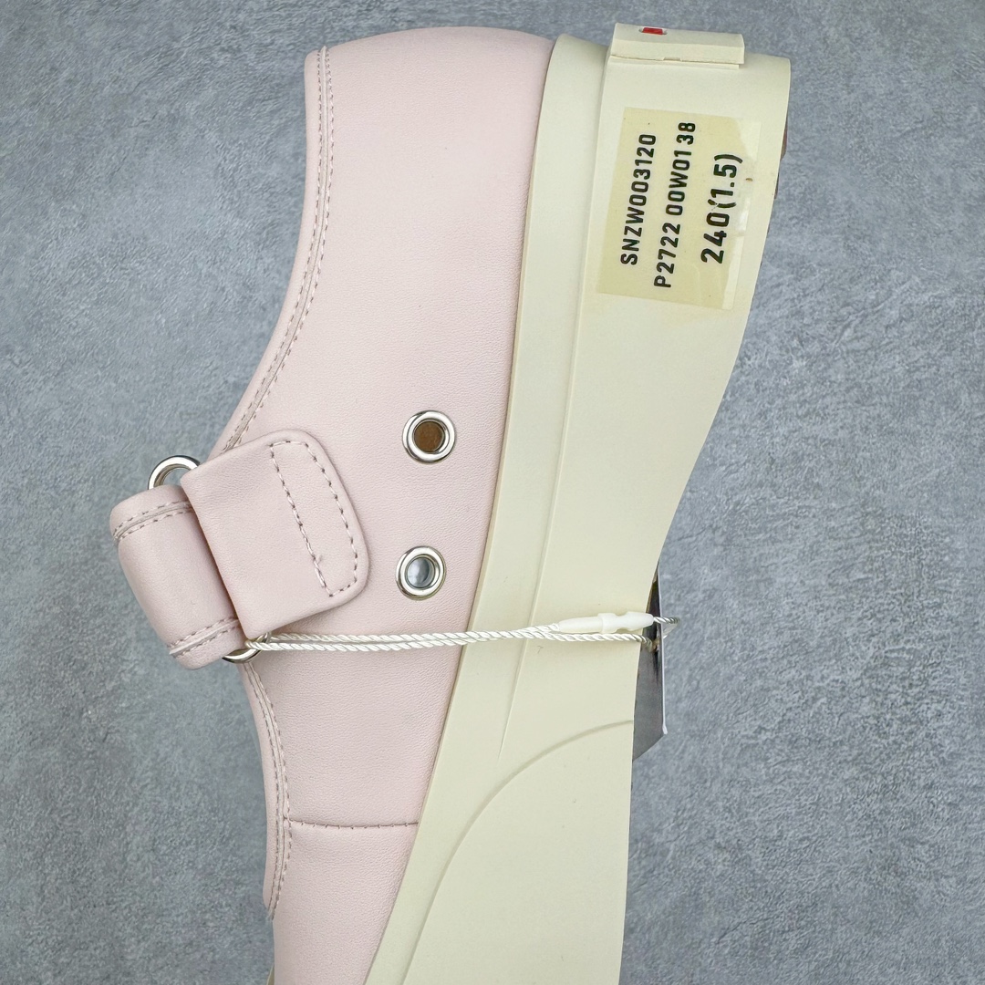 图片[7]-＃福利特价 Marni Pablo Leather Mary Jane Sneaker 意大利奢侈品品牌-玛尼·巴勃罗·玛丽珍系列低帮松糕厚底百搭魔术贴大头增高板鞋 Marni是来自意大利的独立设计师品牌 ♥赵露思、宋祖儿同款魔术贴大头鞋，跟传统见到的玛丽珍还蛮不一样的，凉鞋的透气结构搭载日系风格，蠢萌又时髦。 ♥日式包趾式胖圆鞋头设计满满的立体感。虽然厚底但它的腰线非常明显，前宽后细有种大头鞋的既视感，复古范儿很足。一字带魔术贴设计穿脱方便，调节松紧随心所欲，不用担心压脚背 ♥鞋面内里都使用羊皮，质感柔软性跟透气性都灰常好。4cm的一个橡胶厚底，上脚不会臃肿反而衬托得腿很细，鞋子也不会很重，颜值与舒适度并存。灰常有少女感又有一种不羁一格的酷气，甜美又可爱，适合搭配各种衣服，单穿或者配各种袜子很好看 防滑耐磨橡胶4CM跟高大底 尺码：35-40-选品中心