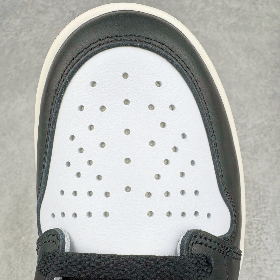 图片[11]-＃PK纯原 Air Jordan AJ1 Retro High 新黑脚趾2024 DZ5485-106 圈内最强系列 高端零售特供批次 产品品控稳定性领先行业 各方面均可对飙L版 良心定价不杀猪 SZ原厂全套原楦原纸板冲刀磨具开发 原厂皮料加持 原厂港宝加持定型后跟R度完美 同源原厂电绣 飞翼针数密度立体效果一致 百分百一致原鞋 原厂拉帮工艺 针距密度一致 后跟弧度收口自然不对折 极致一眼正品既视感 进口玻璃冲刀皮料裁剪零毛边 全鞋电脑针车工艺 品控清洁度最高QC检验标准 免检产品 原厂订购鞋盒、鞋标、防尘纸、鞋撑、鞋带 追求极致的原厂味道 尺码：40 40.5 41 42 42.5 43 44 44.5 45 46 47.5-选品中心