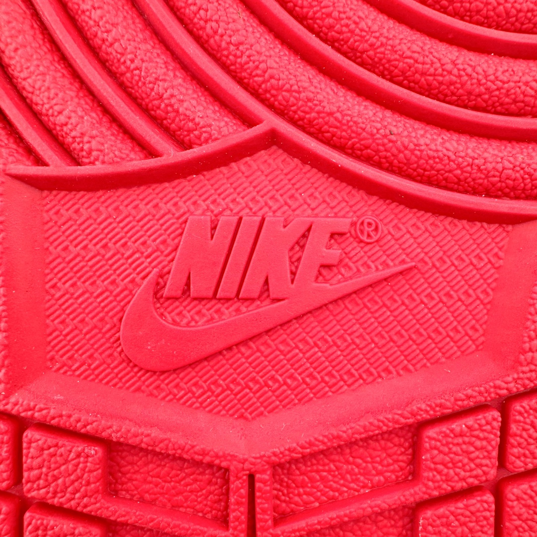 图片[24]-＃PK纯原 Air Jordan AJ1 Retro High 新黑脚趾2024 DZ5485-106 圈内最强系列 高端零售特供批次 产品品控稳定性领先行业 各方面均可对飙L版 良心定价不杀猪 SZ原厂全套原楦原纸板冲刀磨具开发 原厂皮料加持 原厂港宝加持定型后跟R度完美 同源原厂电绣 飞翼针数密度立体效果一致 百分百一致原鞋 原厂拉帮工艺 针距密度一致 后跟弧度收口自然不对折 极致一眼正品既视感 进口玻璃冲刀皮料裁剪零毛边 全鞋电脑针车工艺 品控清洁度最高QC检验标准 免检产品 原厂订购鞋盒、鞋标、防尘纸、鞋撑、鞋带 追求极致的原厂味道 尺码：40 40.5 41 42 42.5 43 44 44.5 45 46 47.5-选品中心