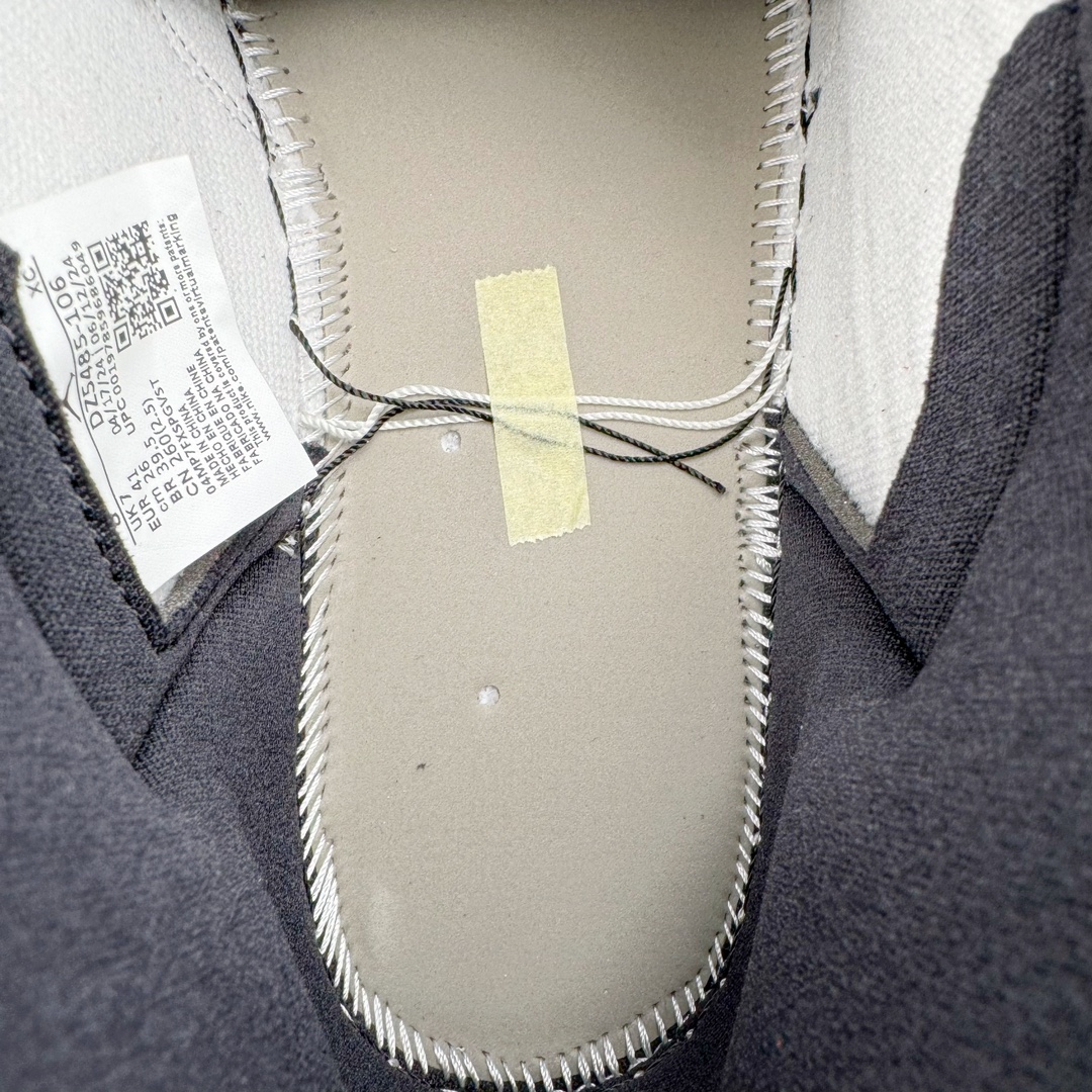 图片[13]-＃PK纯原 Air Jordan AJ1 Retro High 新黑脚趾2024 DZ5485-106 圈内最强系列 高端零售特供批次 产品品控稳定性领先行业 各方面均可对飙L版 良心定价不杀猪 SZ原厂全套原楦原纸板冲刀磨具开发 原厂皮料加持 原厂港宝加持定型后跟R度完美 同源原厂电绣 飞翼针数密度立体效果一致 百分百一致原鞋 原厂拉帮工艺 针距密度一致 后跟弧度收口自然不对折 极致一眼正品既视感 进口玻璃冲刀皮料裁剪零毛边 全鞋电脑针车工艺 品控清洁度最高QC检验标准 免检产品 原厂订购鞋盒、鞋标、防尘纸、鞋撑、鞋带 追求极致的原厂味道 尺码：40 40.5 41 42 42.5 43 44 44.5 45 46 47.5-选品中心