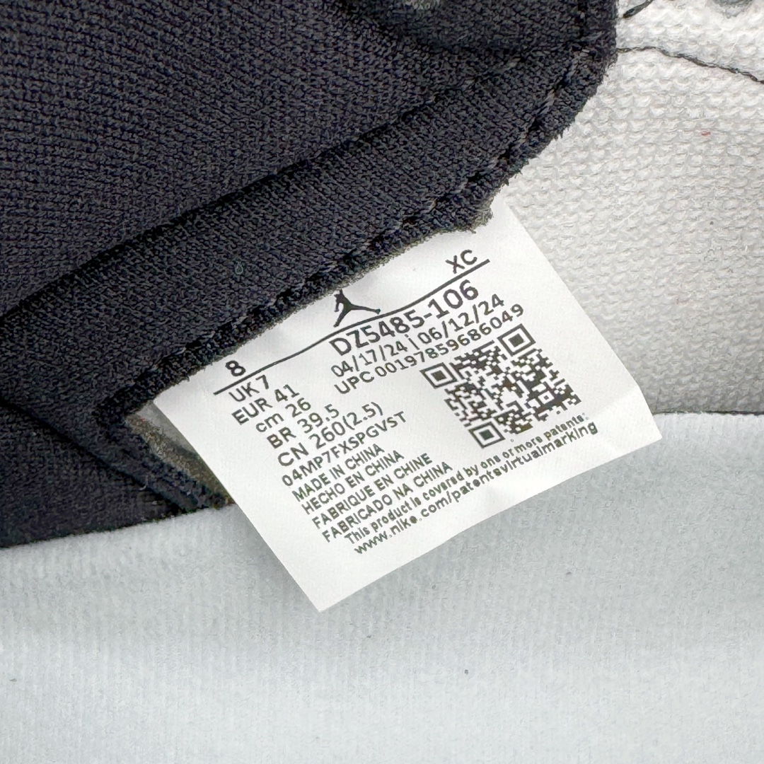 图片[15]-＃PK纯原 Air Jordan AJ1 Retro High 新黑脚趾2024 DZ5485-106 圈内最强系列 高端零售特供批次 产品品控稳定性领先行业 各方面均可对飙L版 良心定价不杀猪 SZ原厂全套原楦原纸板冲刀磨具开发 原厂皮料加持 原厂港宝加持定型后跟R度完美 同源原厂电绣 飞翼针数密度立体效果一致 百分百一致原鞋 原厂拉帮工艺 针距密度一致 后跟弧度收口自然不对折 极致一眼正品既视感 进口玻璃冲刀皮料裁剪零毛边 全鞋电脑针车工艺 品控清洁度最高QC检验标准 免检产品 原厂订购鞋盒、鞋标、防尘纸、鞋撑、鞋带 追求极致的原厂味道 尺码：40 40.5 41 42 42.5 43 44 44.5 45 46 47.5-选品中心