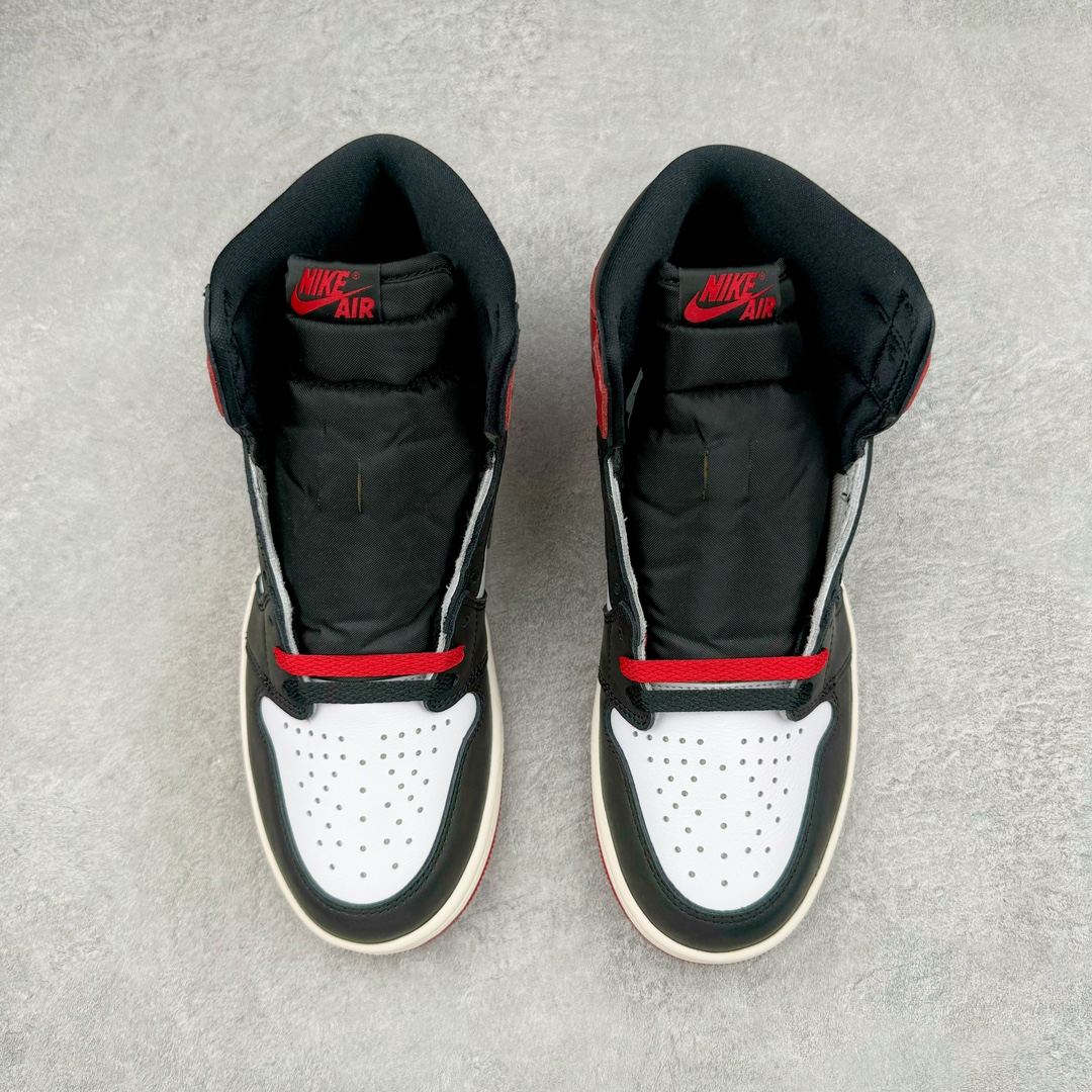 图片[2]-＃PK纯原 Air Jordan AJ1 Retro High 新黑脚趾2024 DZ5485-106 圈内最强系列 高端零售特供批次 产品品控稳定性领先行业 各方面均可对飙L版 良心定价不杀猪 SZ原厂全套原楦原纸板冲刀磨具开发 原厂皮料加持 原厂港宝加持定型后跟R度完美 同源原厂电绣 飞翼针数密度立体效果一致 百分百一致原鞋 原厂拉帮工艺 针距密度一致 后跟弧度收口自然不对折 极致一眼正品既视感 进口玻璃冲刀皮料裁剪零毛边 全鞋电脑针车工艺 品控清洁度最高QC检验标准 免检产品 原厂订购鞋盒、鞋标、防尘纸、鞋撑、鞋带 追求极致的原厂味道 尺码：40 40.5 41 42 42.5 43 44 44.5 45 46 47.5-选品中心