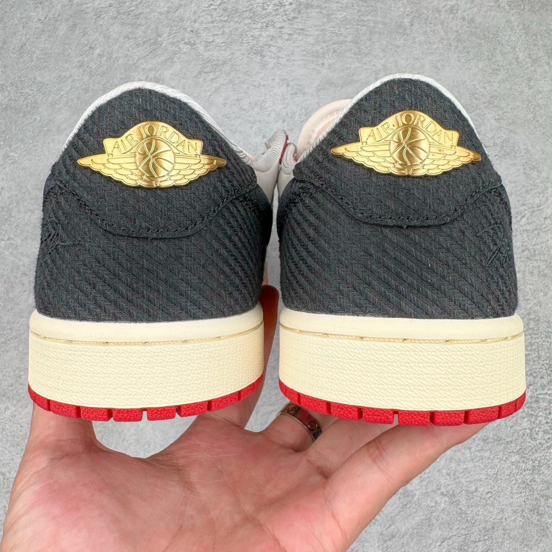 图片[9]-＃H12纯原 Trophy Room x Air Jordan AJ1 Low 低帮 乔丹之子联名白黑红 FN0432-100 市场OG低帮天花板 全套原纸板楦头开发 原厂特供皮料加持 确保原汁原味 完美呈现一代版型 一比一鞋头弧度高度鞋身弧度 数据细节工艺流程均保持原鞋一致 后跟弧度收口自然对折 极致一眼正品既视感 原厂皮料 进口玻璃冲刀皮料裁剪零毛边 承诺百分百一致原鞋 全鞋电脑针车工艺 鞋面清洁度最高QC检验标准 控制溢胶 飞翼3D高频深度立体 鞋盒、防尘纸 均采购来自原厂 尺码：40 40.5 41 42 42.5 43 44 44.5 45 46 47.5 48.5-选品中心