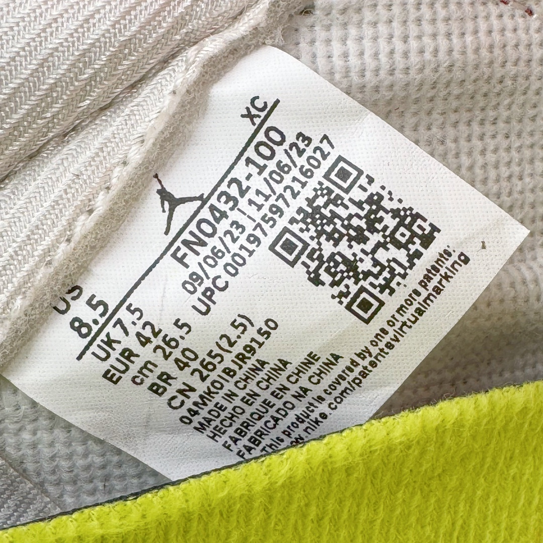 图片[13]-＃H12纯原 Trophy Room x Air Jordan AJ1 Low 低帮 乔丹之子联名白黑红 FN0432-100 市场OG低帮天花板 全套原纸板楦头开发 原厂特供皮料加持 确保原汁原味 完美呈现一代版型 一比一鞋头弧度高度鞋身弧度 数据细节工艺流程均保持原鞋一致 后跟弧度收口自然对折 极致一眼正品既视感 原厂皮料 进口玻璃冲刀皮料裁剪零毛边 承诺百分百一致原鞋 全鞋电脑针车工艺 鞋面清洁度最高QC检验标准 控制溢胶 飞翼3D高频深度立体 鞋盒、防尘纸 均采购来自原厂 尺码：40 40.5 41 42 42.5 43 44 44.5 45 46 47.5 48.5-选品中心