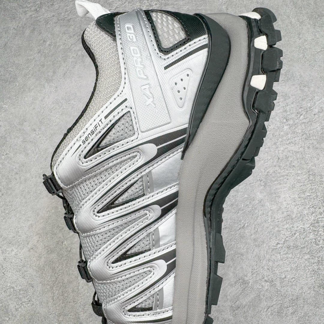 图片[7]-＃B版 SALOMON XA Pro 3D ADV 萨洛蒙潮流越野机能户外功能鞋 纯原外贸平台特供订单 耗时半年巨作 全套原纸板楦头开发 原厂特供网布配套加持 确保原汁原味 完美呈现版型 原档数据独家私模五层组合大底 原装Ortholite轻量化鞋垫 中底布带钢印编号 原厂TPU锁扣 进口港宝加持 后跟自然饱满 还原公司包裹性 鞋面采用SENSIFT贴合技术 全方位贴合包裹脚型 鞋跟部鞋底牵引设计 提供强大的抓地性能 更适应野外崎岖不平的道路 其3D ADVANCED CHASSIS底盘 材料轻量大化 钉齿设计更具稳定性 防护性 鞋底易磨损区运用CONTAGRIP高耐磨材料 应对城市硬质路面长距离跑考验 尺码：36 36.5 37.5 38 38.5 39 40 40.5 41 42 42.5 43 44 44.5 45 46.5-选品中心