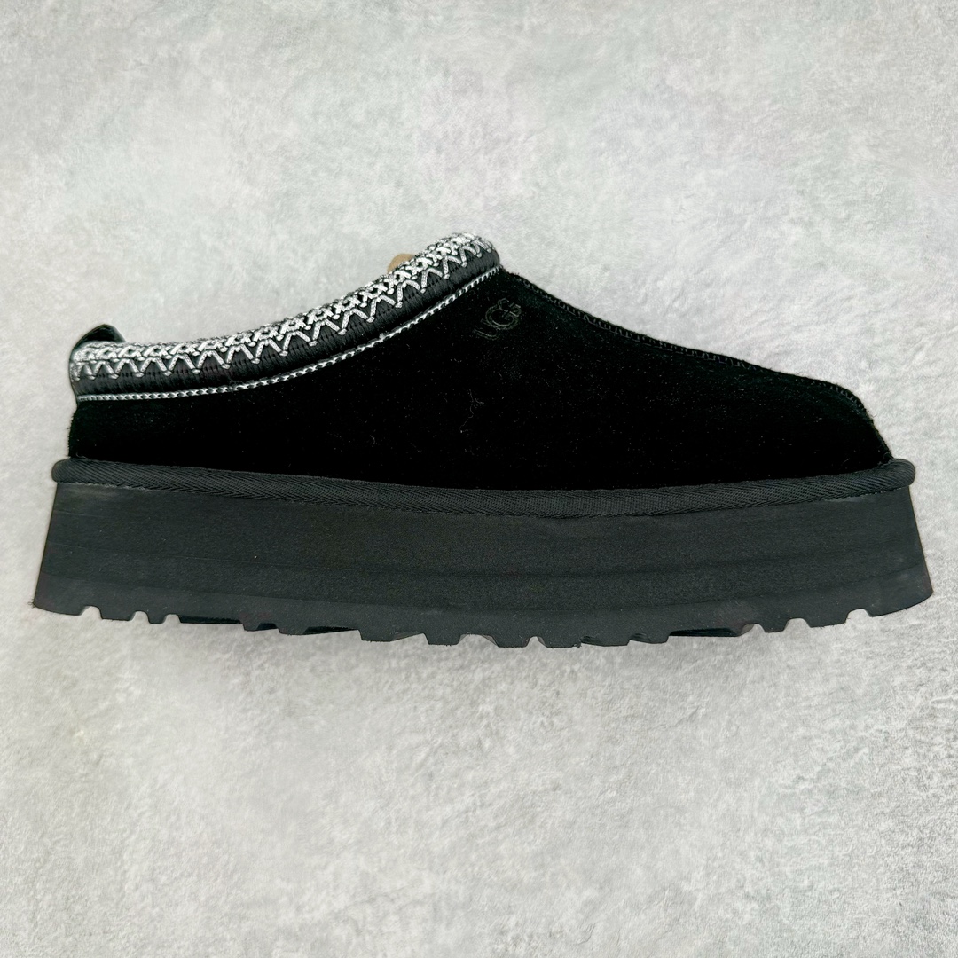 #GX UGG 2553 经典秋冬羊皮毛一体雪地靴 全鞋采用ZP同厂 隆丰A级澳洲进口羊皮毛一体 品牌代工厂生产线 完全遵循ZP工艺流程 代工厂原厂版师 秉承无原鞋不开发选择 注重每一处细节 市面最正版型 TREADLITE\\\”轻翼\\\”科技外底 轻便/耐用/柔韧/桩型【售后郑重承诺】一个月内若出现重大脱胶/断底等质量问题 直接为您换新!尺码:35 36 37 38 39 40-选品中心