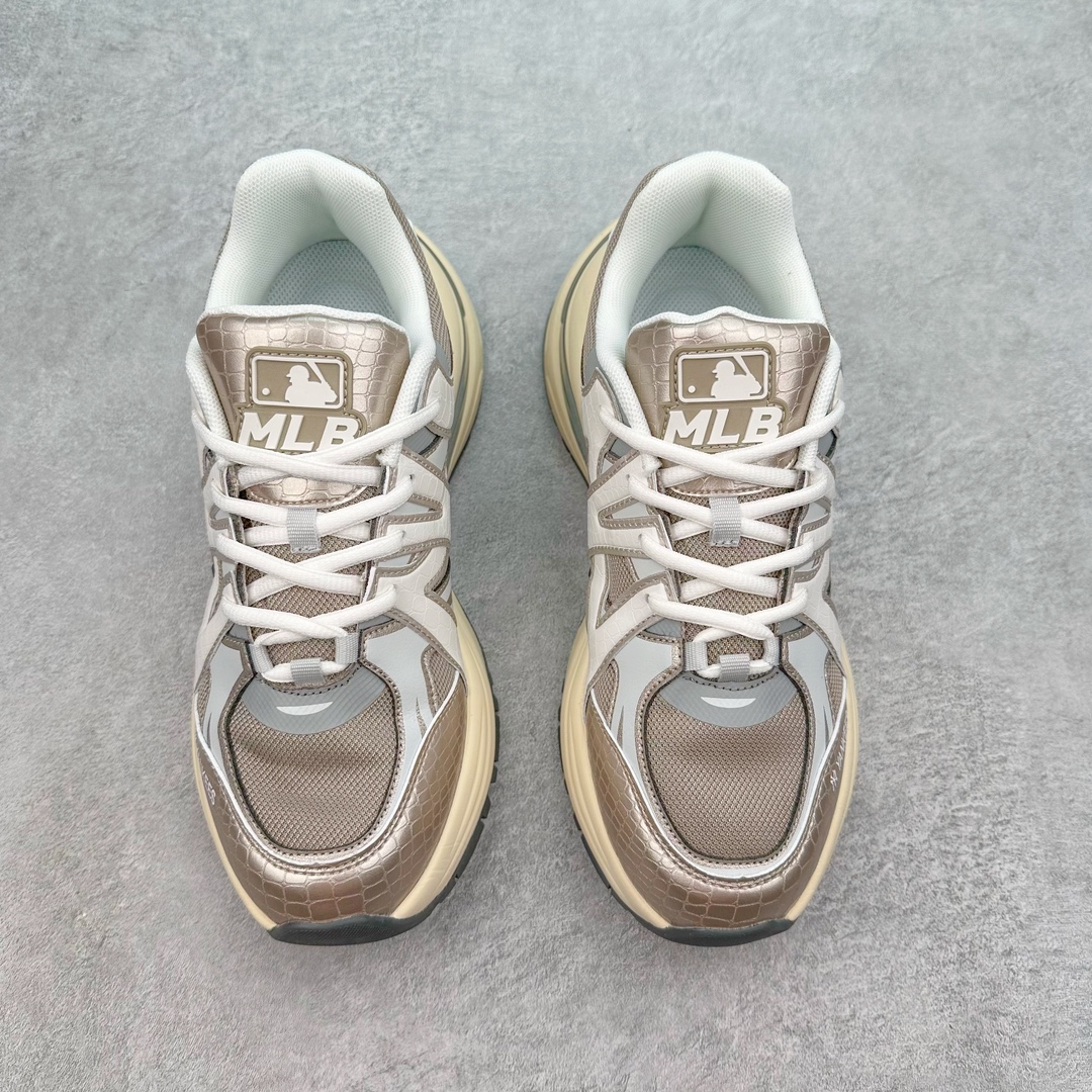 图片[2]-＃纯原 MLB Chunky Runner 2024S 复古印花老爹鞋系列低帮轻量增高厚底百搭休闲运动慢跑鞋 Korea韩国联名NY美国榄球纽约洋基队限定 目前可过轻松秒过各类鉴定 能操作的私聊 韩国代购专供 左脚内置NFC感应 区别市面贴纸假芯片 MLB专用菱形双针中底布 重点细节中底布带注胶孔 原厂NFC感应吊牌 支持鉴定 一个两位数 原盒原标 全套原楦原纸板原厂数据开发 中韩文保养标贴 绿色防霉片 平台代购专供 独家一比一RB+MD组合大底 高频后跟小人Logo精准对位立体饱满 正确网布加超迁鞋面 转印中底走线紧密 转印Logo工艺表层防刮不掉色 尺码：35 36 36.5 37.5 38 38.5 39 40 40.5 41 42 42.5 43 44 44.5 45-选品中心
