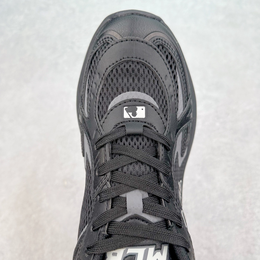 图片[4]-＃纯原 MLB Chunky Runner 2024S 复古印花老爹鞋系列低帮轻量增高厚底百搭休闲运动慢跑鞋 Korea韩国联名NY美国榄球纽约洋基队限定 目前可过轻松秒过各类鉴定 能操作的私聊 韩国代购专供 左脚内置NFC感应 区别市面贴纸假芯片 MLB专用菱形双针中底布 重点细节中底布带注胶孔 原厂NFC感应吊牌 支持鉴定 一个两位数 原盒原标 全套原楦原纸板原厂数据开发 中韩文保养标贴 绿色防霉片 平台代购专供 独家一比一RB+MD组合大底 高频后跟小人Logo精准对位立体饱满 正确网布加超迁鞋面 转印中底走线紧密 转印Logo工艺表层防刮不掉色 尺码：35 36 36.5 37.5 38 38.5 39 40 40.5 41 42 42.5 43 44 44.5 45-选品中心