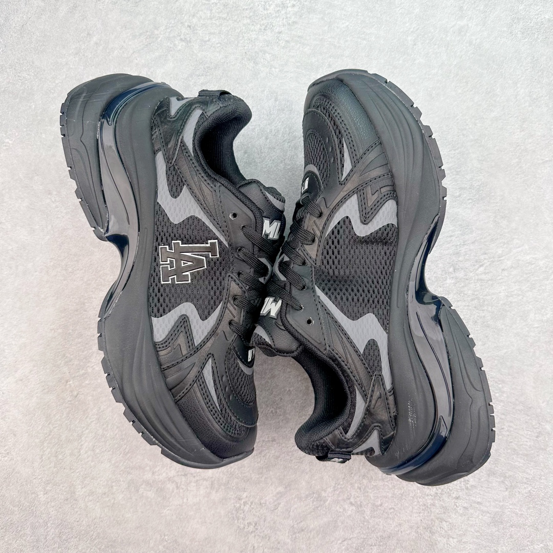 图片[3]-＃纯原 MLB Chunky Runner 2024S 复古印花老爹鞋系列低帮轻量增高厚底百搭休闲运动慢跑鞋 Korea韩国联名NY美国榄球纽约洋基队限定 目前可过轻松秒过各类鉴定 能操作的私聊 韩国代购专供 左脚内置NFC感应 区别市面贴纸假芯片 MLB专用菱形双针中底布 重点细节中底布带注胶孔 原厂NFC感应吊牌 支持鉴定 一个两位数 原盒原标 全套原楦原纸板原厂数据开发 中韩文保养标贴 绿色防霉片 平台代购专供 独家一比一RB+MD组合大底 高频后跟小人Logo精准对位立体饱满 正确网布加超迁鞋面 转印中底走线紧密 转印Logo工艺表层防刮不掉色 尺码：35 36 36.5 37.5 38 38.5 39 40 40.5 41 42 42.5 43 44 44.5 45-选品中心