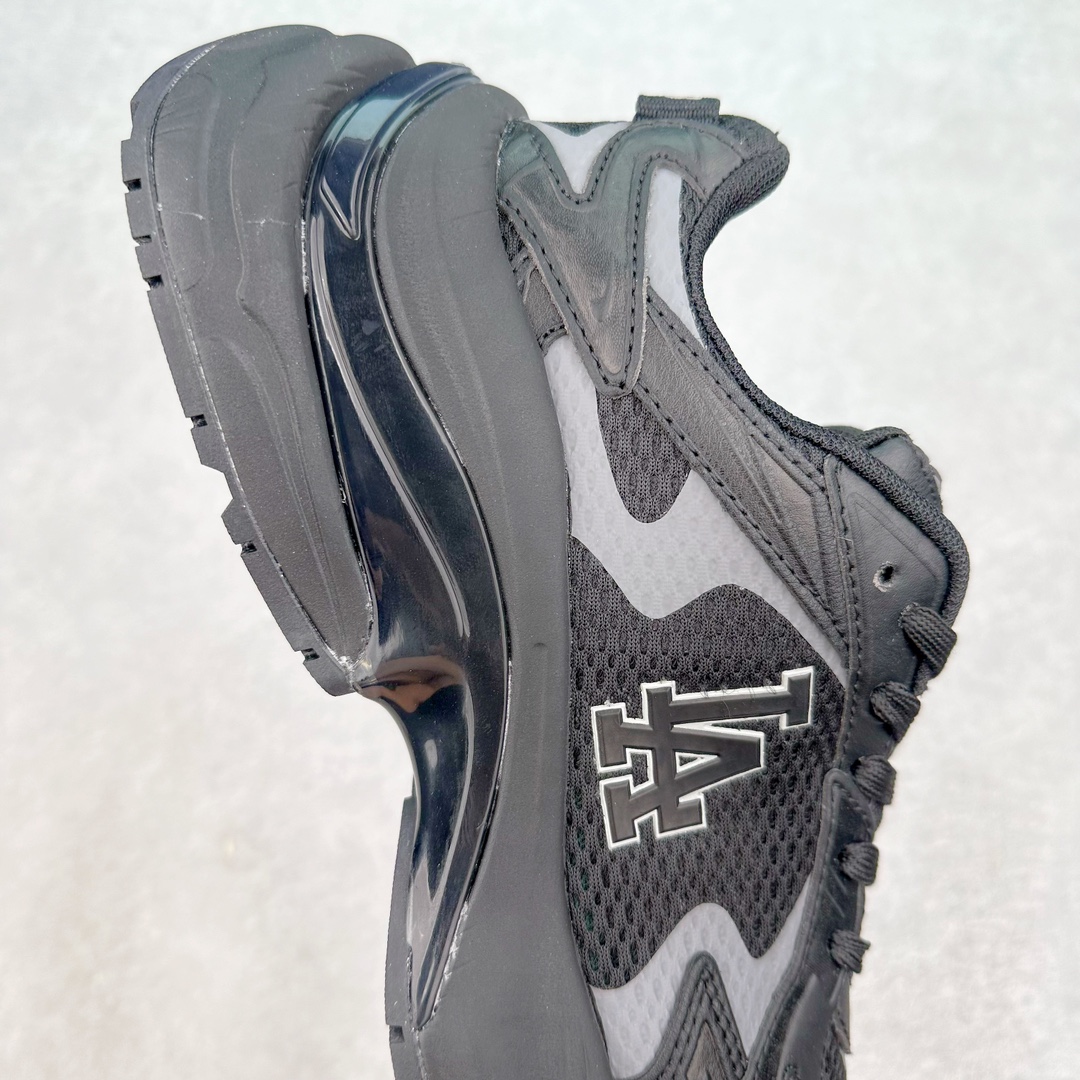 图片[6]-＃纯原 MLB Chunky Runner 2024S 复古印花老爹鞋系列低帮轻量增高厚底百搭休闲运动慢跑鞋 Korea韩国联名NY美国榄球纽约洋基队限定 目前可过轻松秒过各类鉴定 能操作的私聊 韩国代购专供 左脚内置NFC感应 区别市面贴纸假芯片 MLB专用菱形双针中底布 重点细节中底布带注胶孔 原厂NFC感应吊牌 支持鉴定 一个两位数 原盒原标 全套原楦原纸板原厂数据开发 中韩文保养标贴 绿色防霉片 平台代购专供 独家一比一RB+MD组合大底 高频后跟小人Logo精准对位立体饱满 正确网布加超迁鞋面 转印中底走线紧密 转印Logo工艺表层防刮不掉色 尺码：35 36 36.5 37.5 38 38.5 39 40 40.5 41 42 42.5 43 44 44.5 45-选品中心