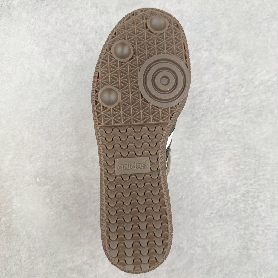 图片[9]-AD Original Samba OG 复古经典轻便板鞋 IF4398 这款桑巴鞋展示了高质量的工艺 带有装饰的超锁缝制和无缝的手感 柔软、柔软的皮革造型和标志性的3条纹完成了精致的外观 正规合身鞋带 鞋面上有绒面鞋垫 橡胶鞋底 享受正畸套筒软感 自50年代首次亮相以来就一直在赢得粉丝的青睐 尺码：36 36.5 37.5 38 38.5 39 40 40.5 41 42 42.5 43 44 44.5 45-选品中心