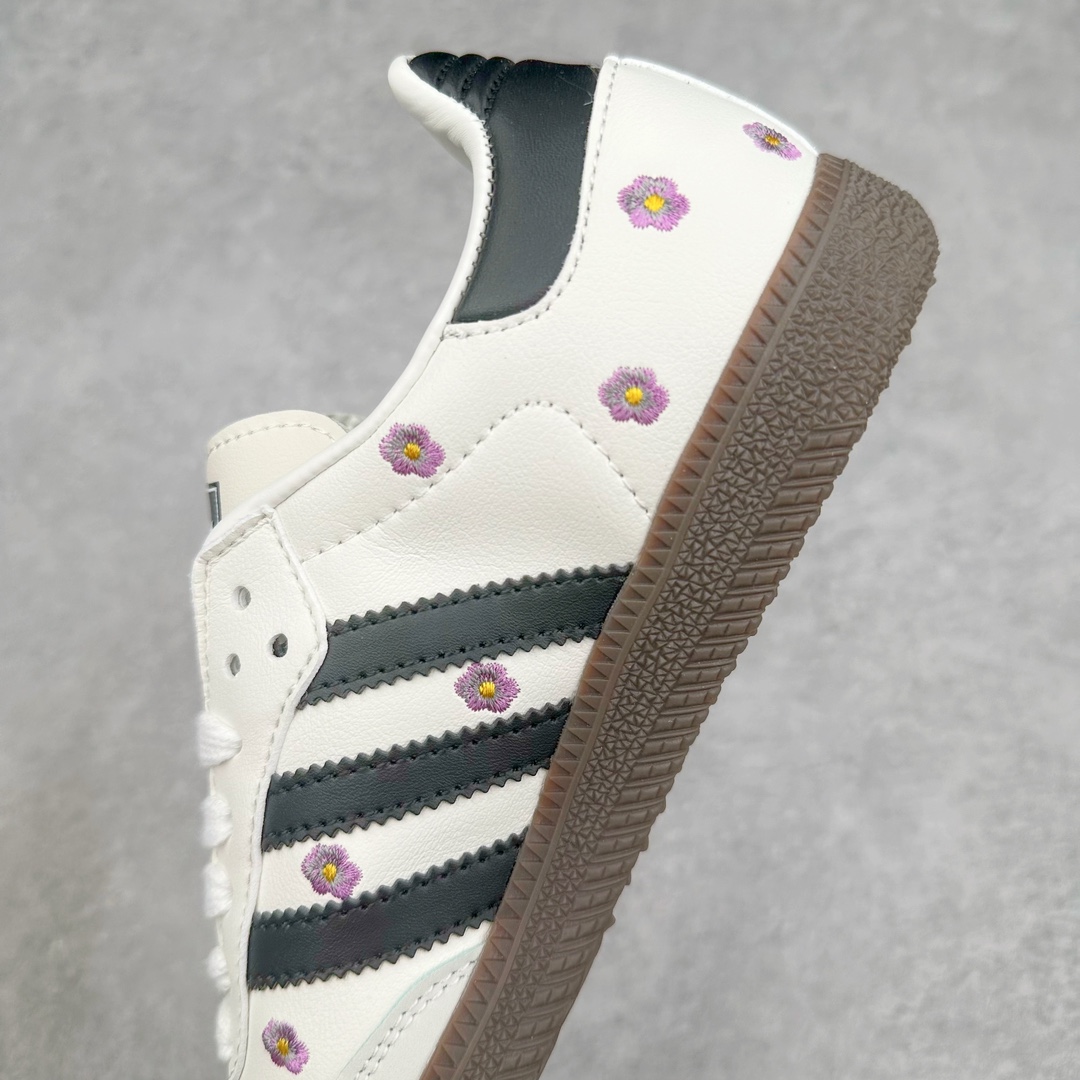 图片[7]-AD Original Samba OG 复古经典轻便板鞋 IF4398 这款桑巴鞋展示了高质量的工艺 带有装饰的超锁缝制和无缝的手感 柔软、柔软的皮革造型和标志性的3条纹完成了精致的外观 正规合身鞋带 鞋面上有绒面鞋垫 橡胶鞋底 享受正畸套筒软感 自50年代首次亮相以来就一直在赢得粉丝的青睐 尺码：36 36.5 37.5 38 38.5 39 40 40.5 41 42 42.5 43 44 44.5 45-选品中心